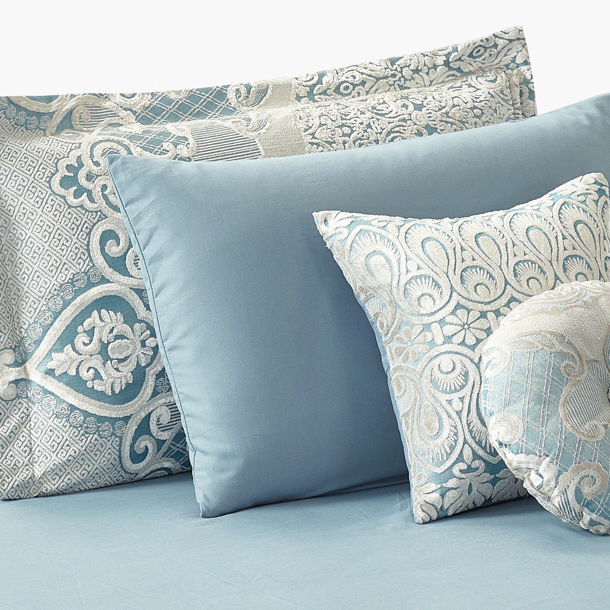 Amelia Chenille 10-Piece Super King Jacquard BIAB Comforter - 240x260 cm-hbxhomeware-hbxdecorandfurnishings-image-3