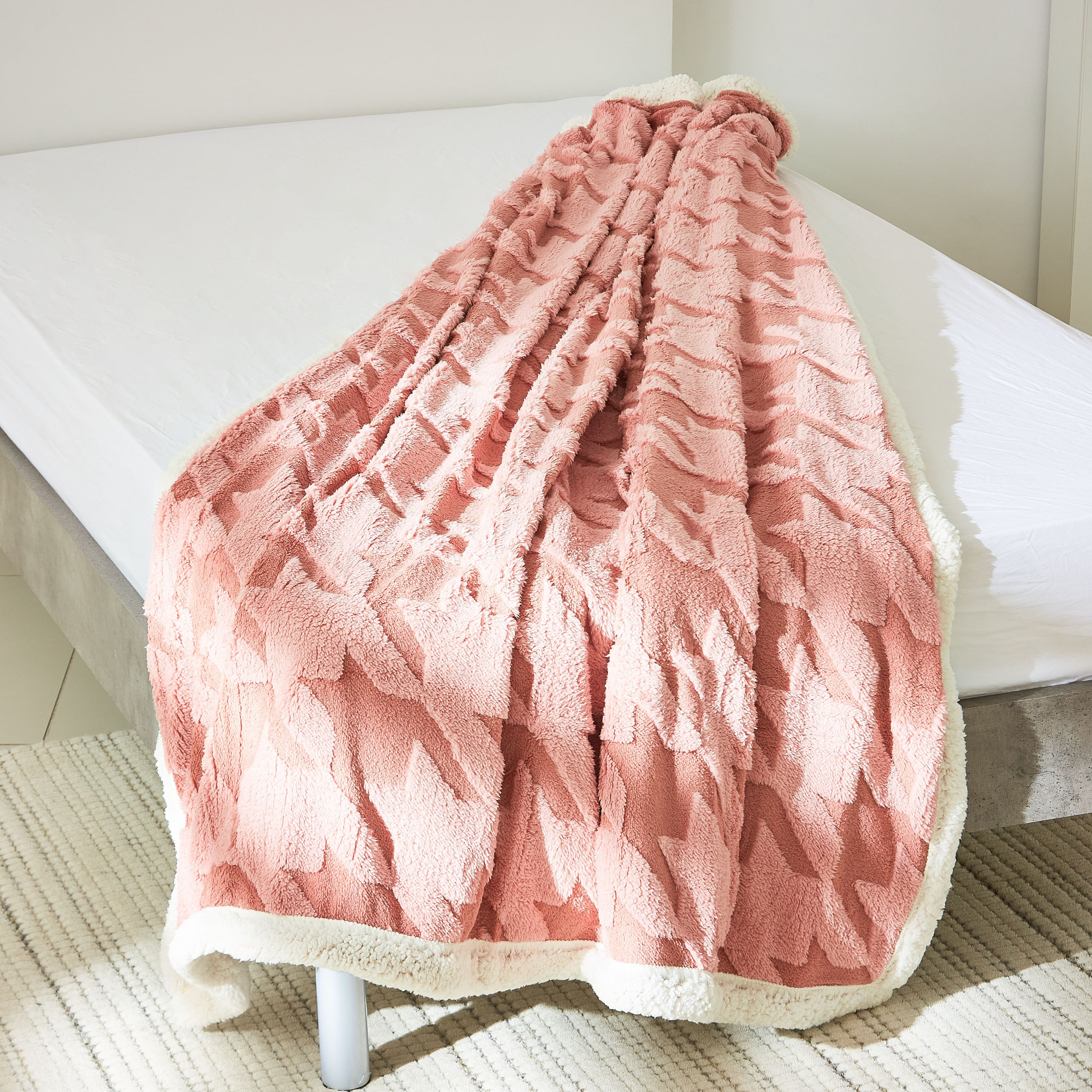 بطانية كينج جاكار شيربا هاوندستوث من تكساس - 220x230 سم-hbxhomeware-hbxbedroom-image-2