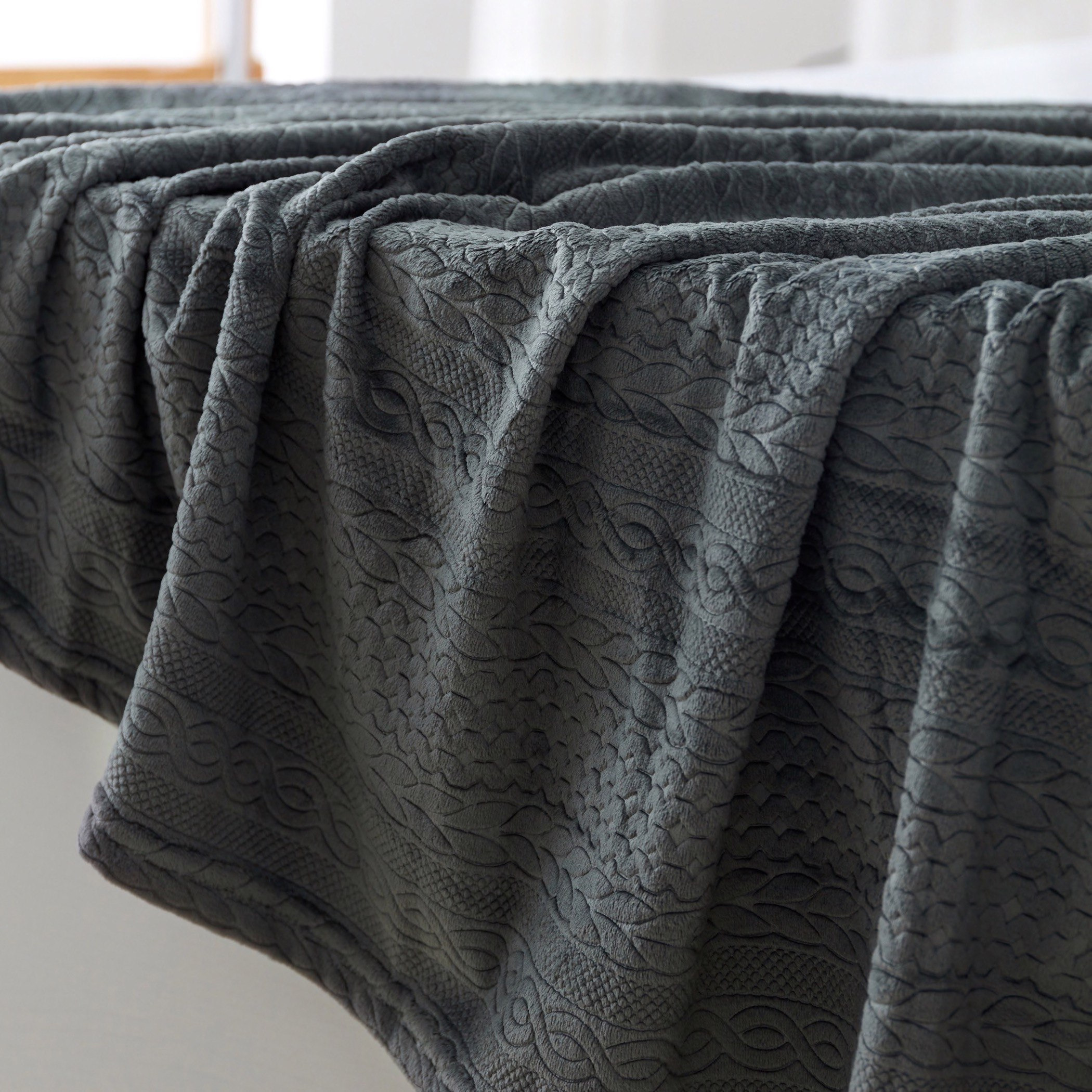 بطانية فلانيل كوين منقوشة من ميلان - 200x220 سم-hbxhomeware-hbxbedroom-image-4