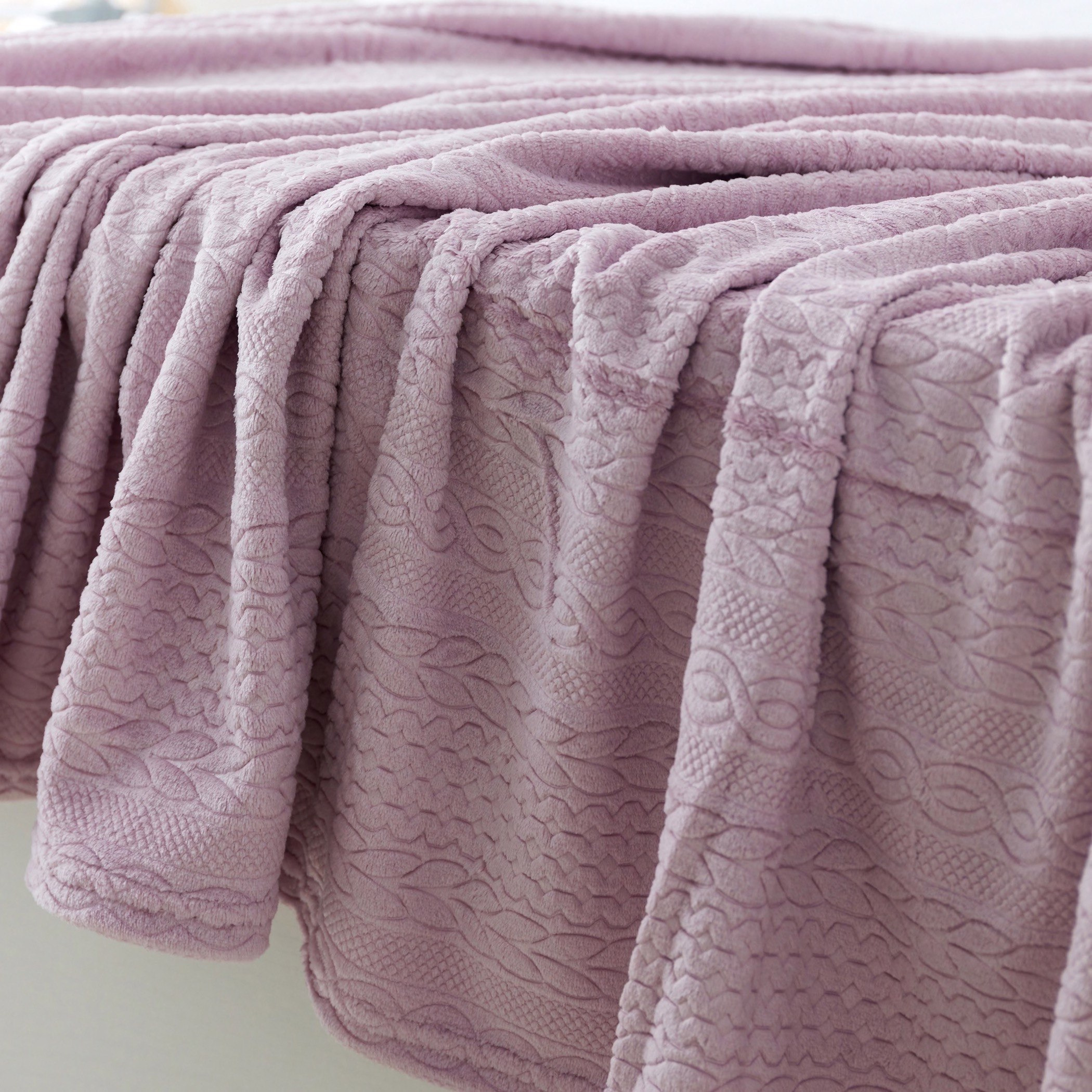 بطانية فلانيل كوين منحوتة من ميلان - 200x220 سم-hbxhomeware-hbxbedroom-image-4
