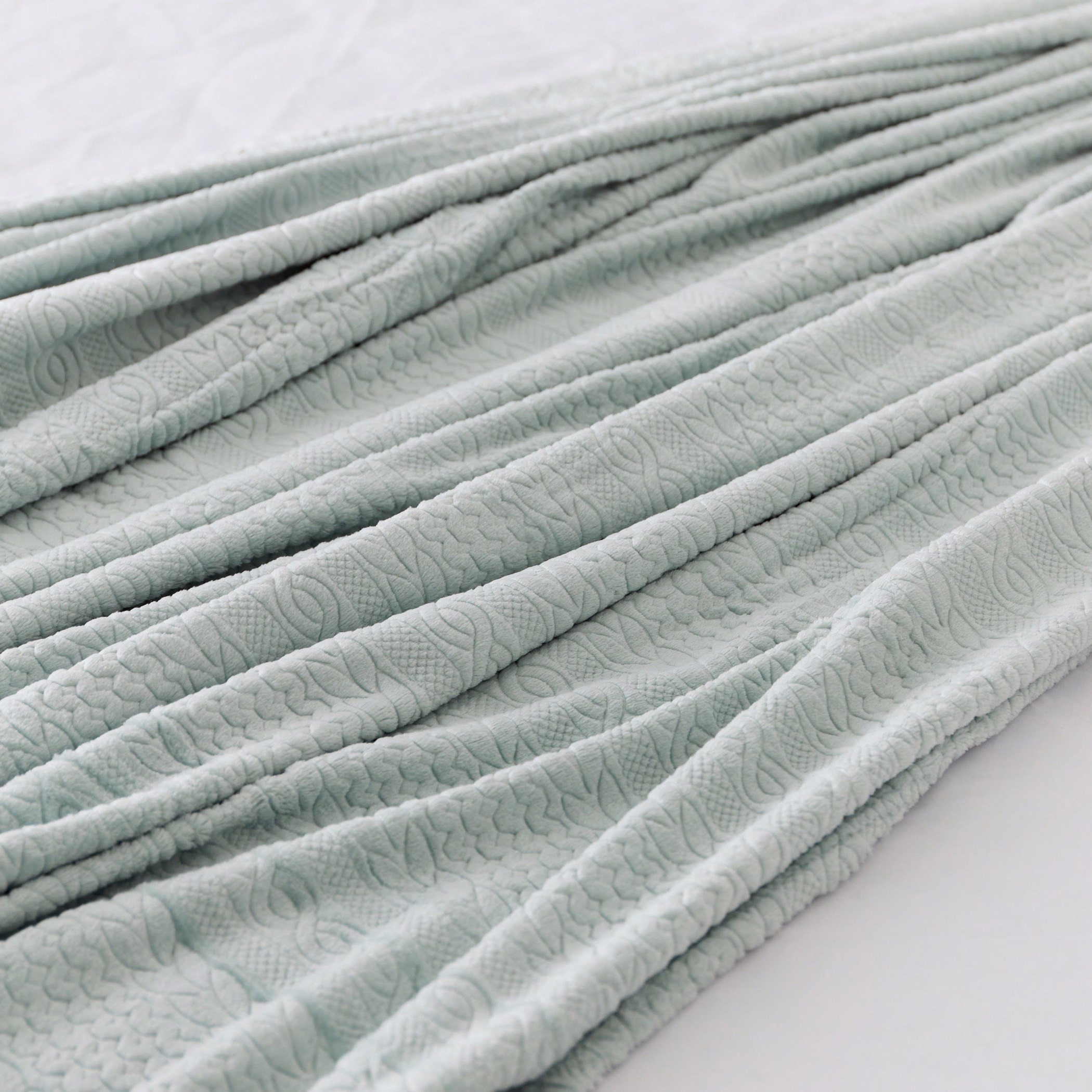 بطانية فلانيل كوين منحوتة من ميلان - 200x220 سم-hbxhomeware-hbxbedroom-image-3