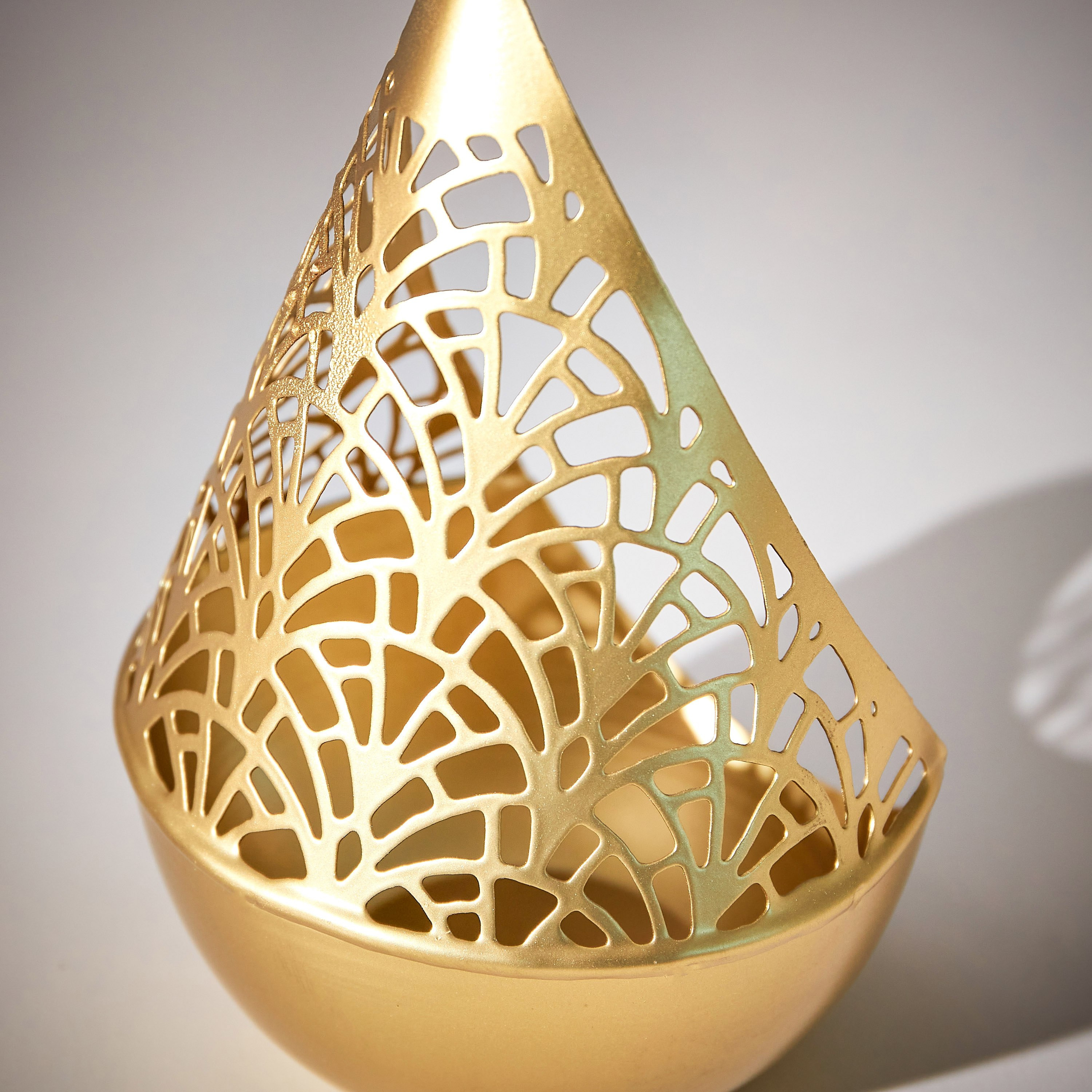 حامل شموع صغيرة بتصاميم مفرغة من مافريك -14.5x14.5x17 سم-hbxlivingroom-decorandaccessories-candleholders-image-3