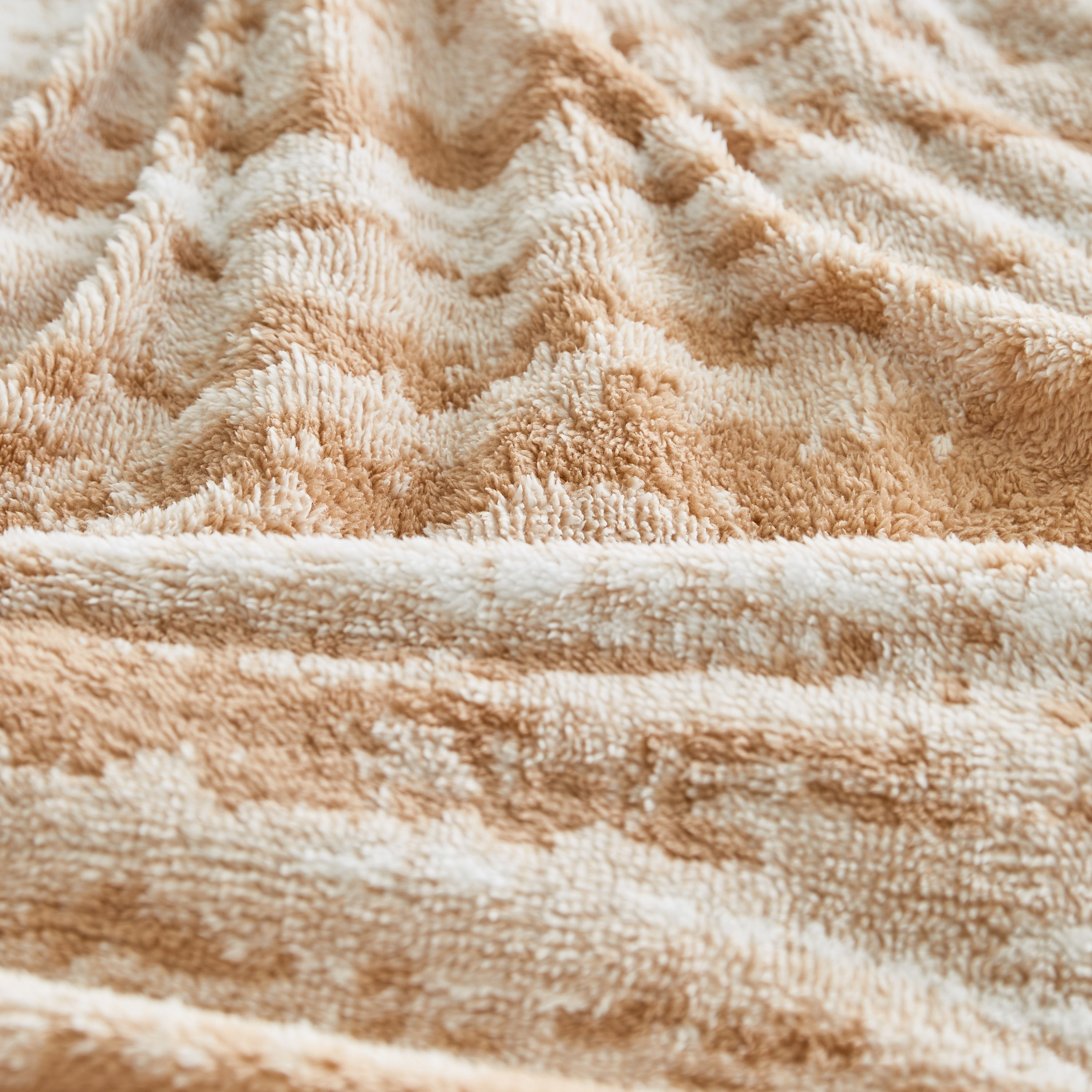بطانية شيربا كينج جاكارد من تكساس ميلانج - 220x230 سم-hbxhomeware-hbxbedroom-image-3