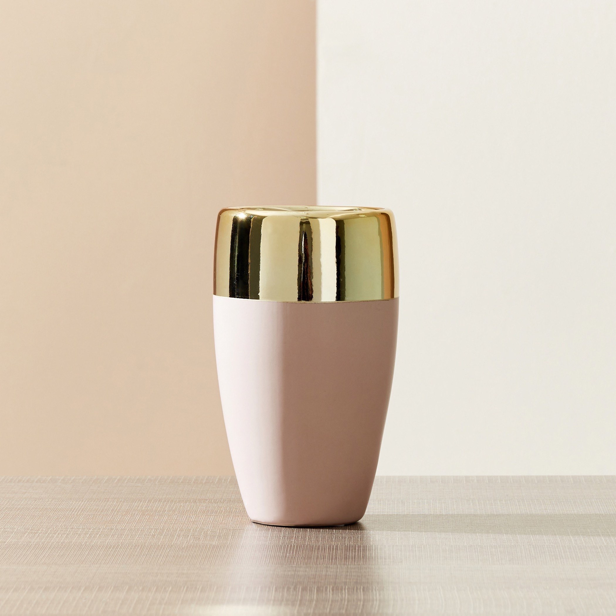 مزهرية سيراميك متوسطة بشكل مخروطي ولونين من أريا - 11.5x11.5x20.5 سم-hbxbedroom-decorandaccessories-vases-image-2