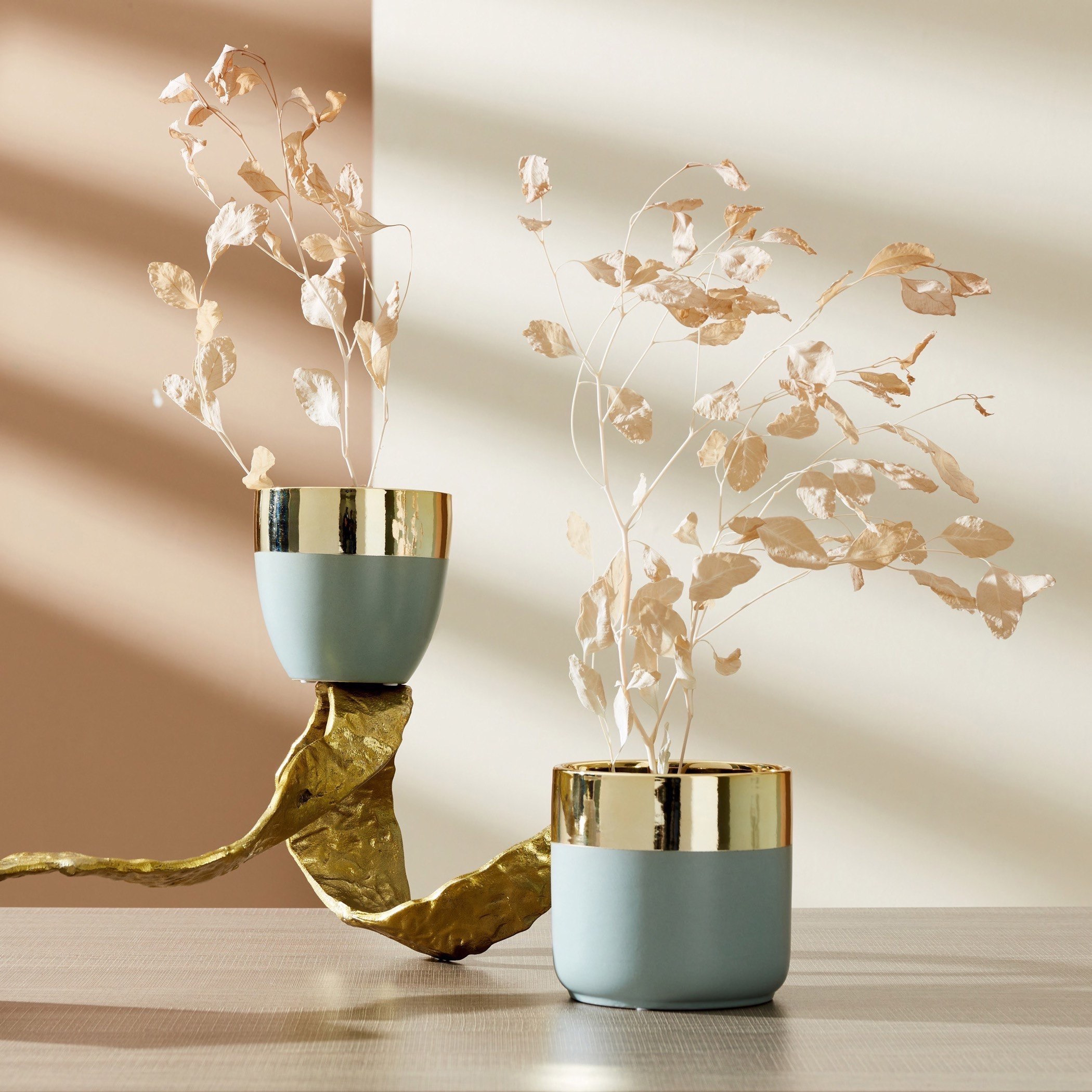 مزهرية سيراميك صغيرة بشكل مخروطي ولونين من أريا - 13x13x12.5 سم-hbxbedroom-decorandaccessories-vases-image-5
