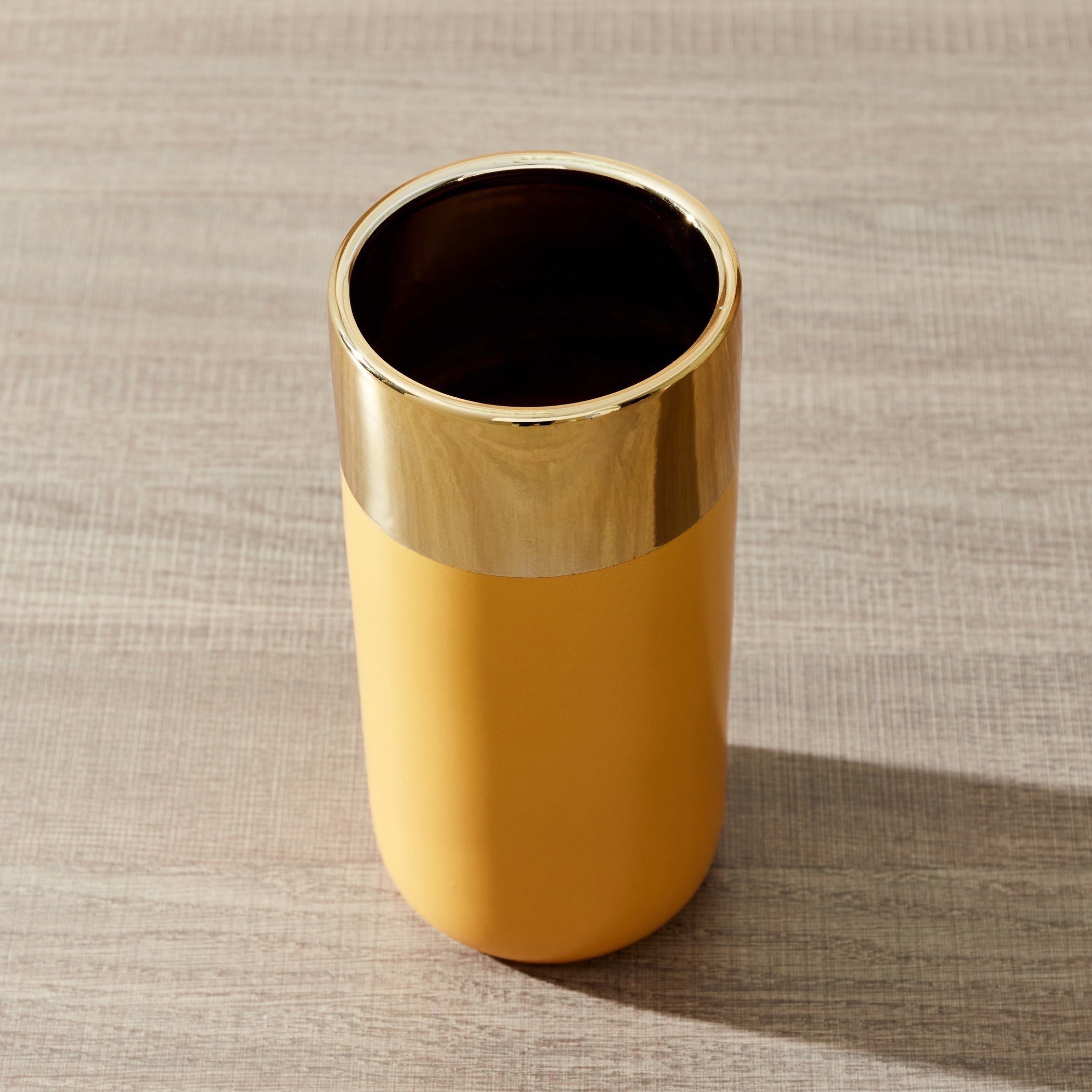 مزهرية سيراميك متوسطة أسطوانية الشكل بلونين من أريا - 11x11x24.5 سم-hbxbedroom-decorandaccessories-vases-image-4