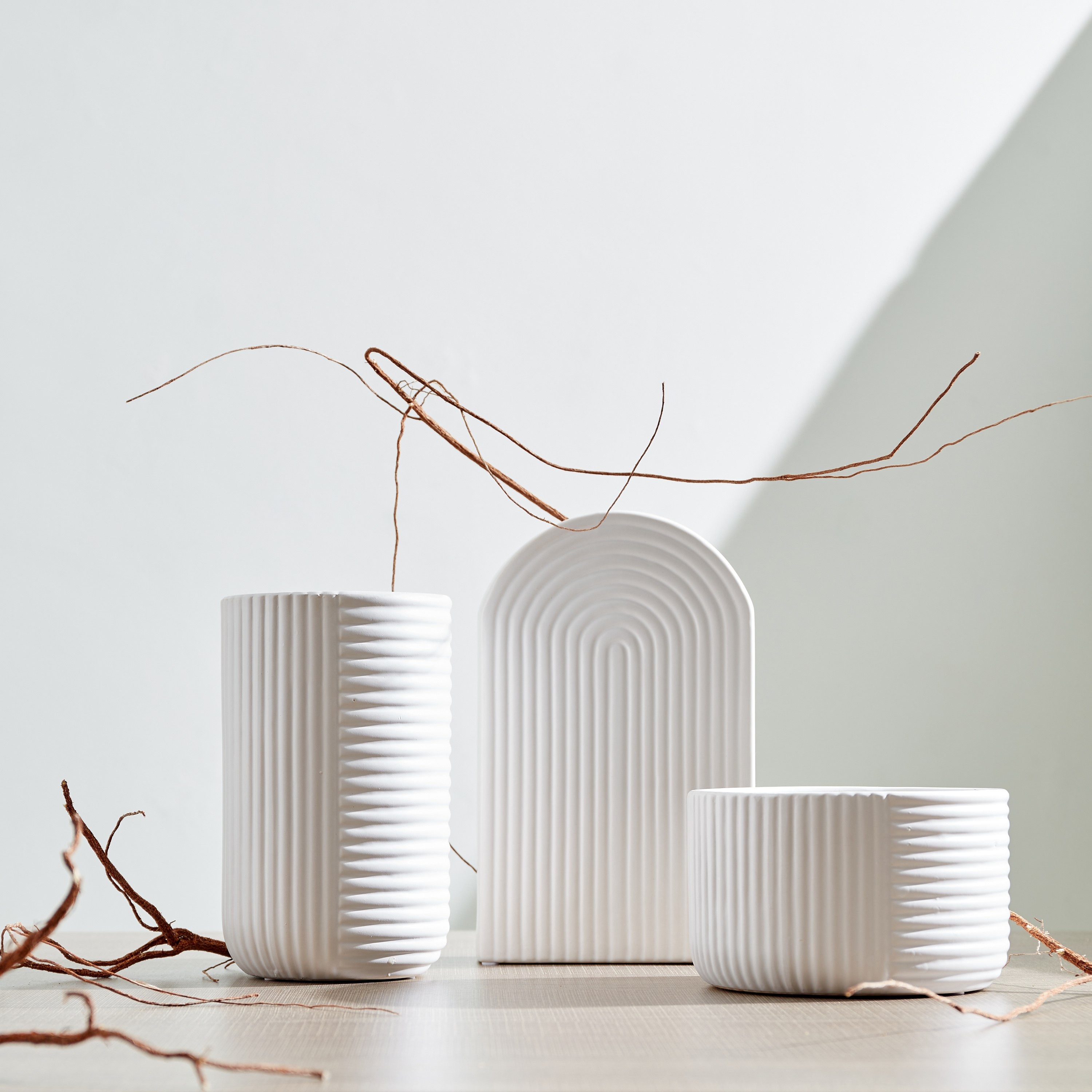 مزهرية سيراميك مضلعة واسعة من أريا - 16x16x10 سم-hbxbedroom-decorandaccessories-vases-image-5