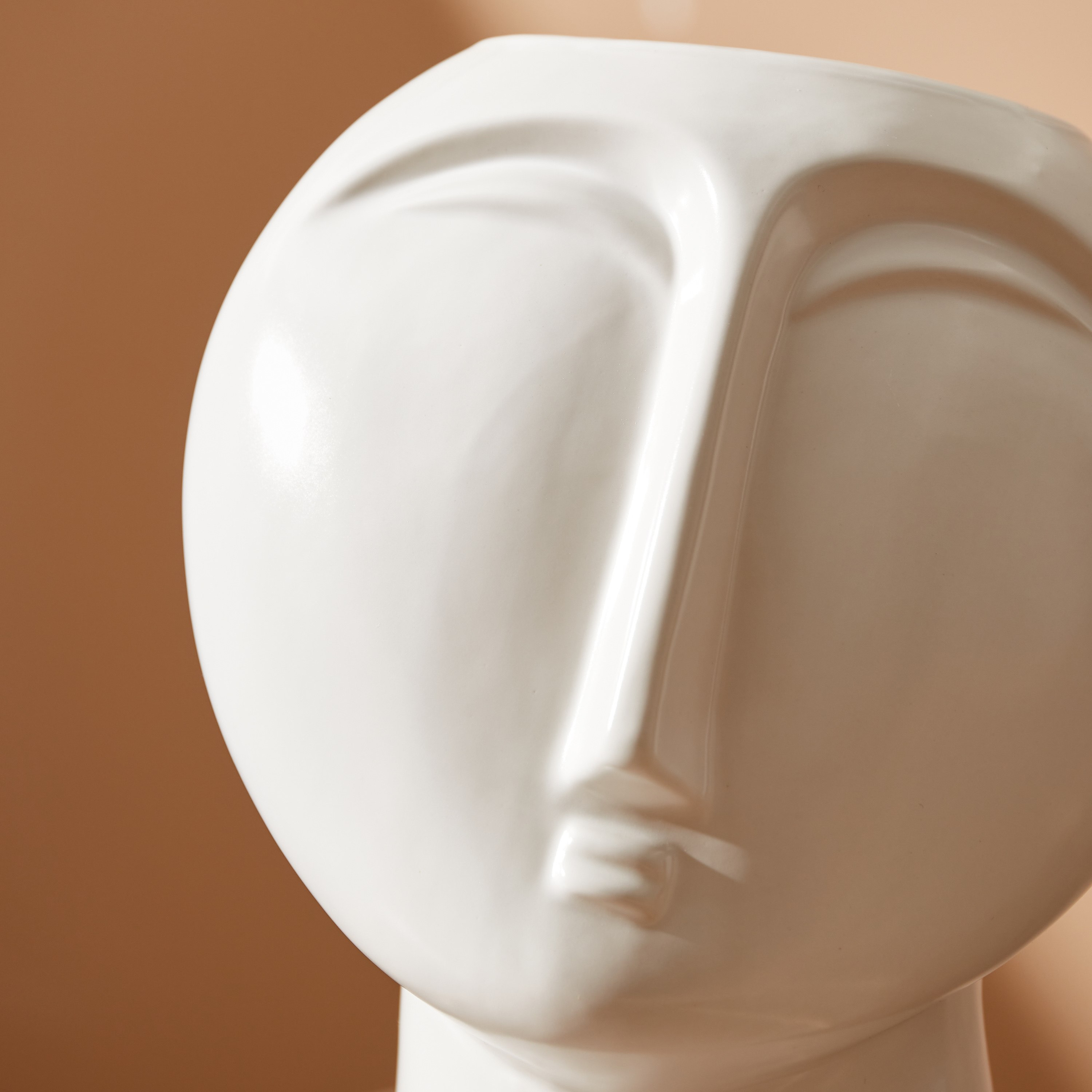 مزهرية سيراميك بارزة الملمس بتصميم وجه من أريا - 22x12x18 سم-hbxbedroom-decorandaccessories-vases-image-3