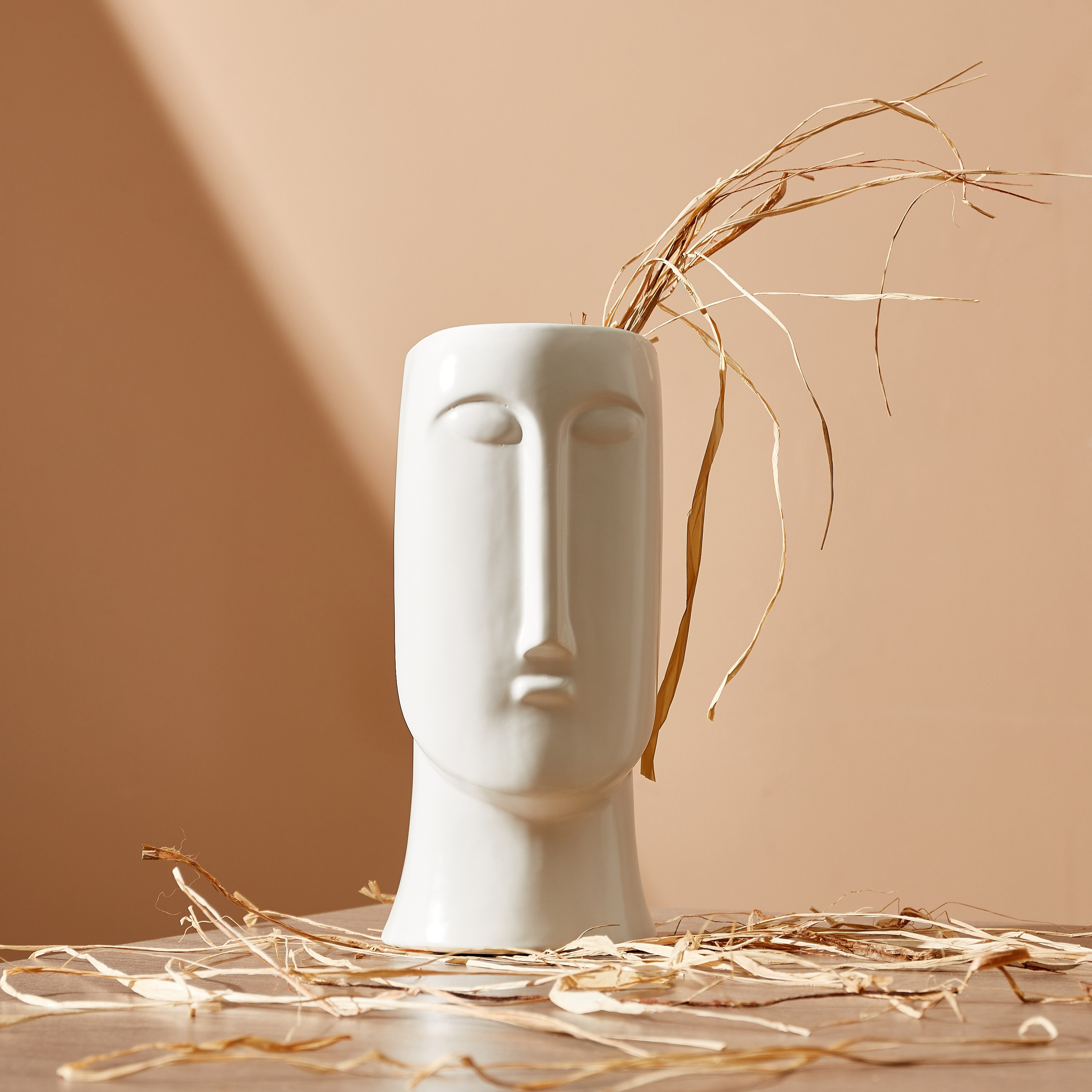 مزهرية سيراميك بارزة الملمس بتصميم وجه من أريا - 14x14x31 سم-hbxbedroom-decorandaccessories-vases-image-1