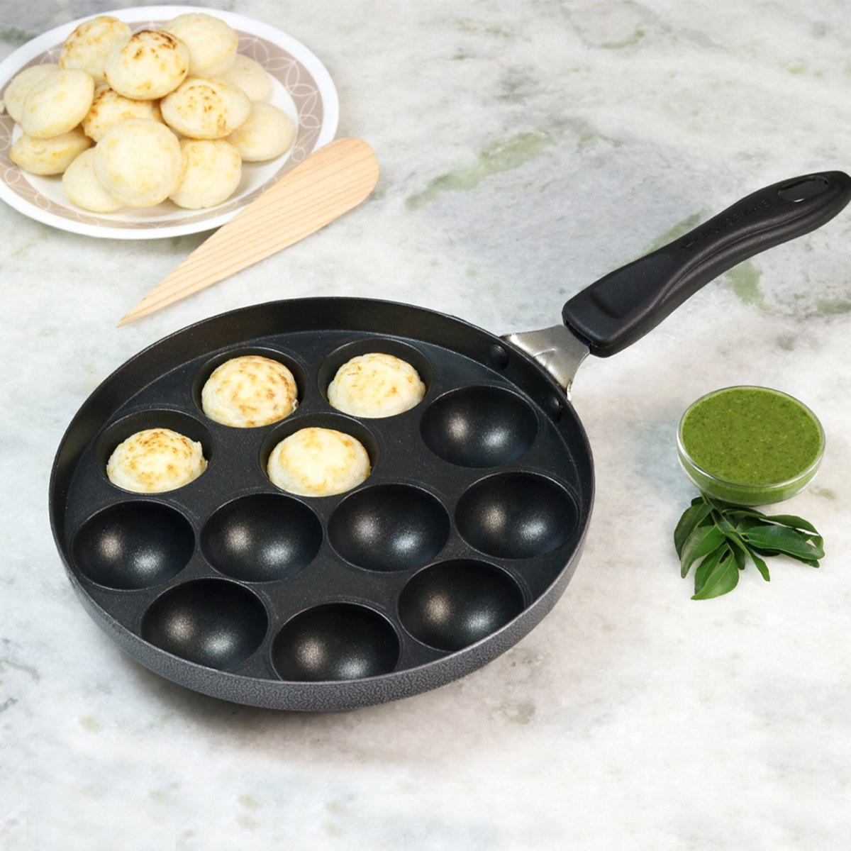 مقلاة أبا كارا غير لاصقة بمقبض و12 تجويف من واندرشيف- 20 سم-hbxkitchen-kitchenware-foodpreparation-image-1