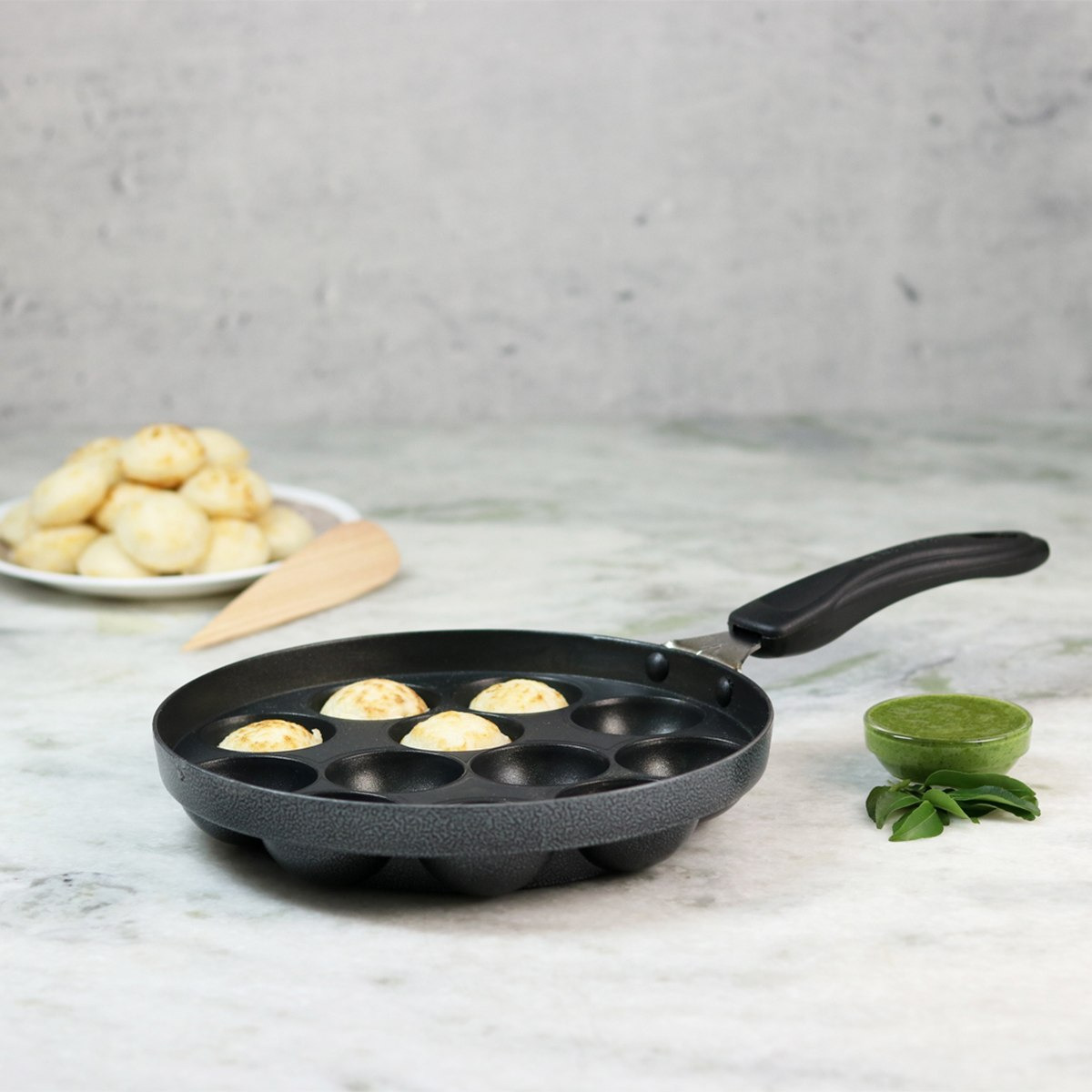 مقلاة أبا كارا غير لاصقة بمقبض و12 تجويف من واندرشيف- 20 سم-hbxkitchen-kitchenware-foodpreparation-image-2