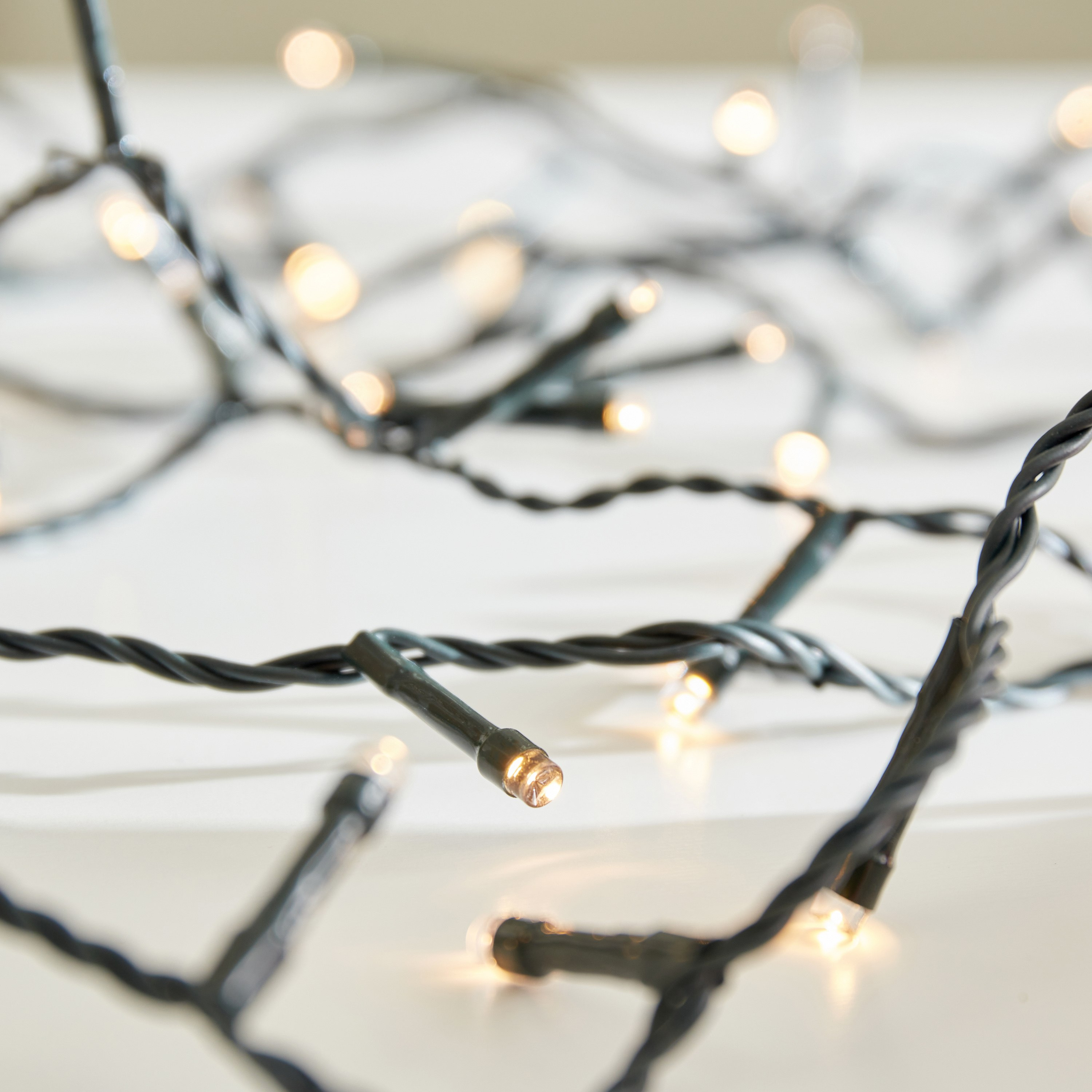 إضاءة  بيضاء دافئة 200 لمبة أل إي دي من ألسكا- 200 سم-hbxdiningroom-lighting-decorativesandstringlights-image-3