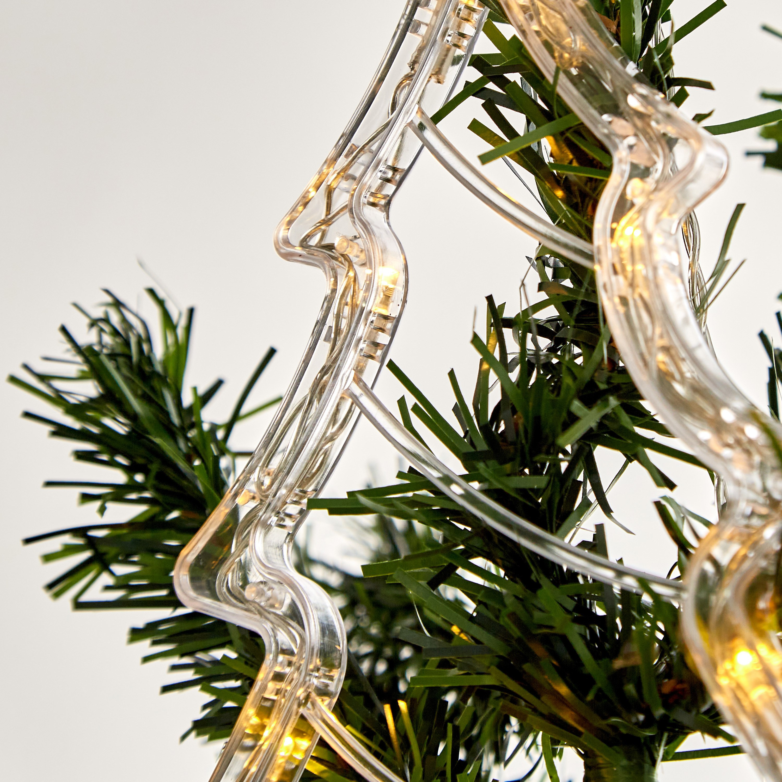 شجرة كريسماس بمصابيح إل إي دي من ألاسكا-hbxdiningroom-lighting-decorativesandstringlights-image-2