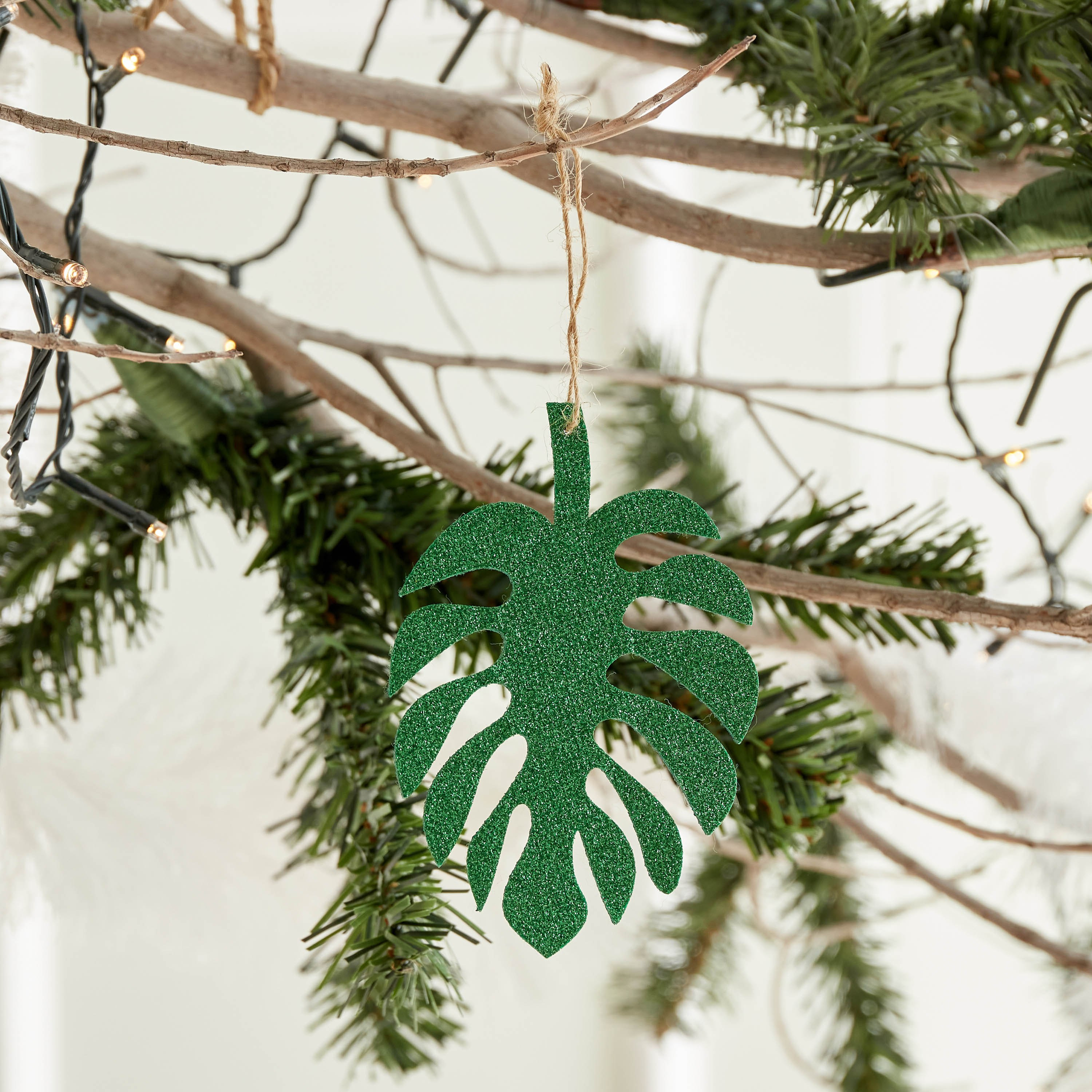 Alaska Hanging Glittered Leaf - 10 cm-hbxhomeware-hbxdecorandfurnishings-image-1
