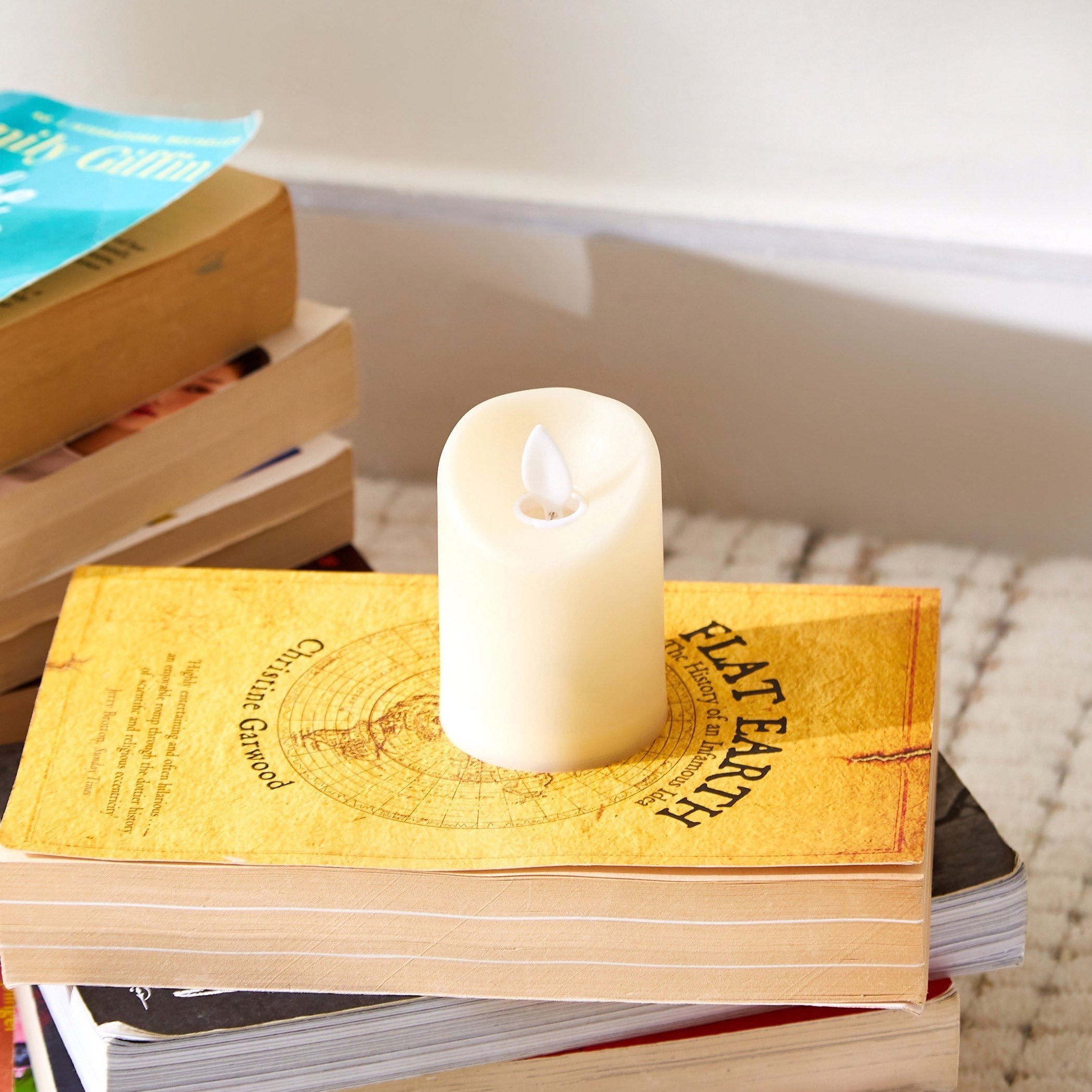 شمعة إل إي دي بشعلة متحركة بلاستيك من ألاسكا-hbxhomeware-lighting-decorativesandstringlights-image-1