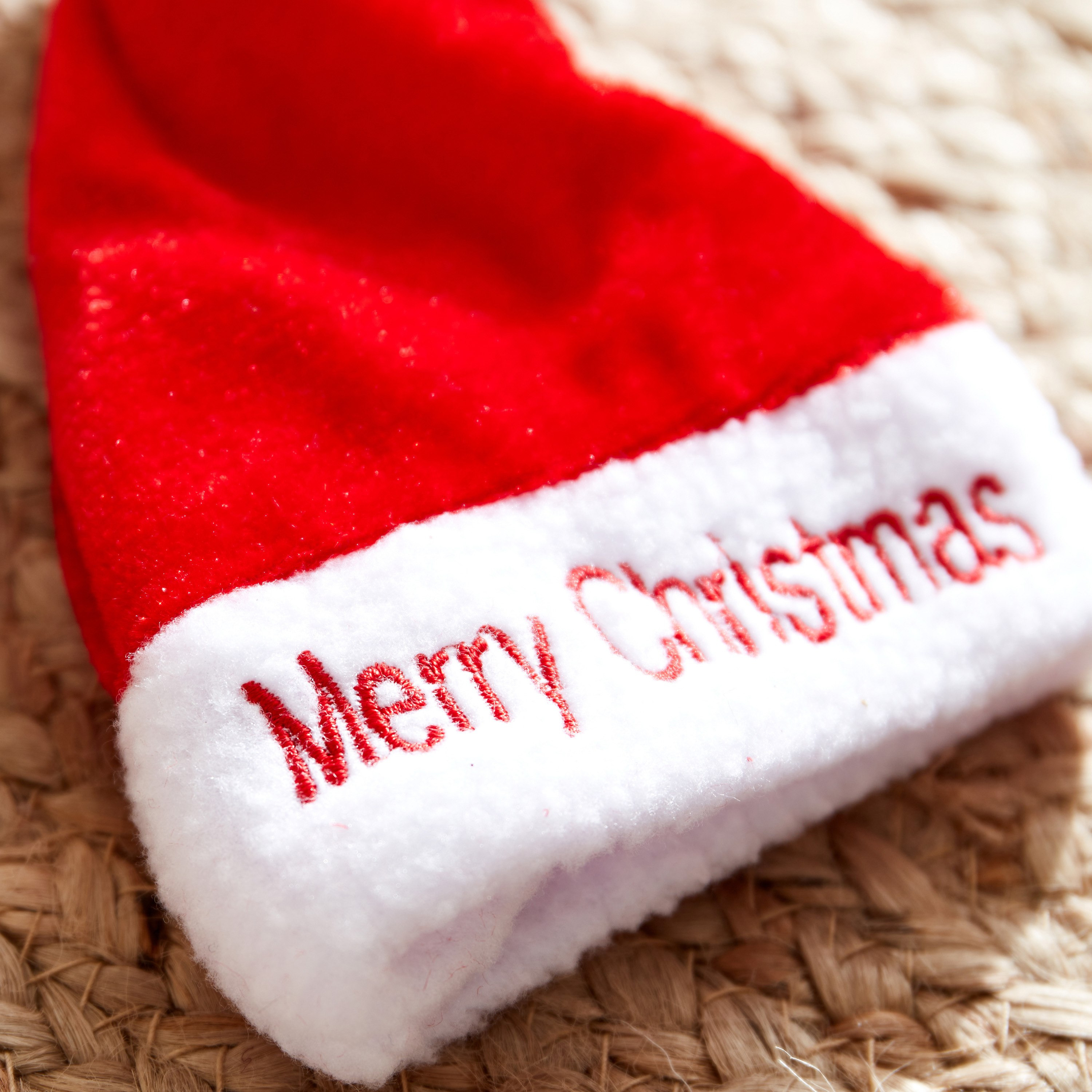 Alaska Santa Hat with Plush Detail-PROMO_HB_AE_B2G2_011025-image-2