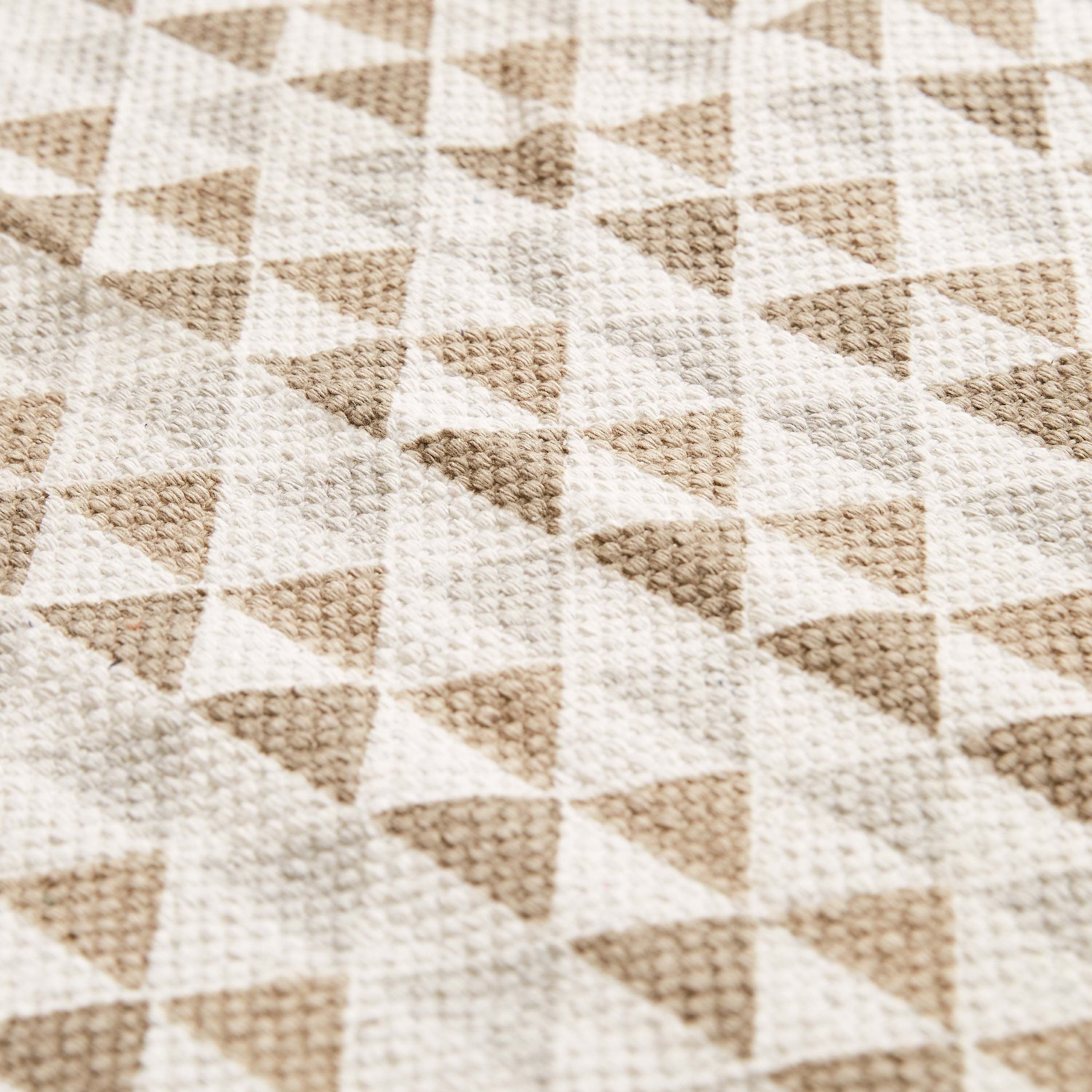 Oliver Triangles Cotton Dhurrie - 60x90 cm-hbxdecorandfurnishings-floorcoverings-rugs-image-3
