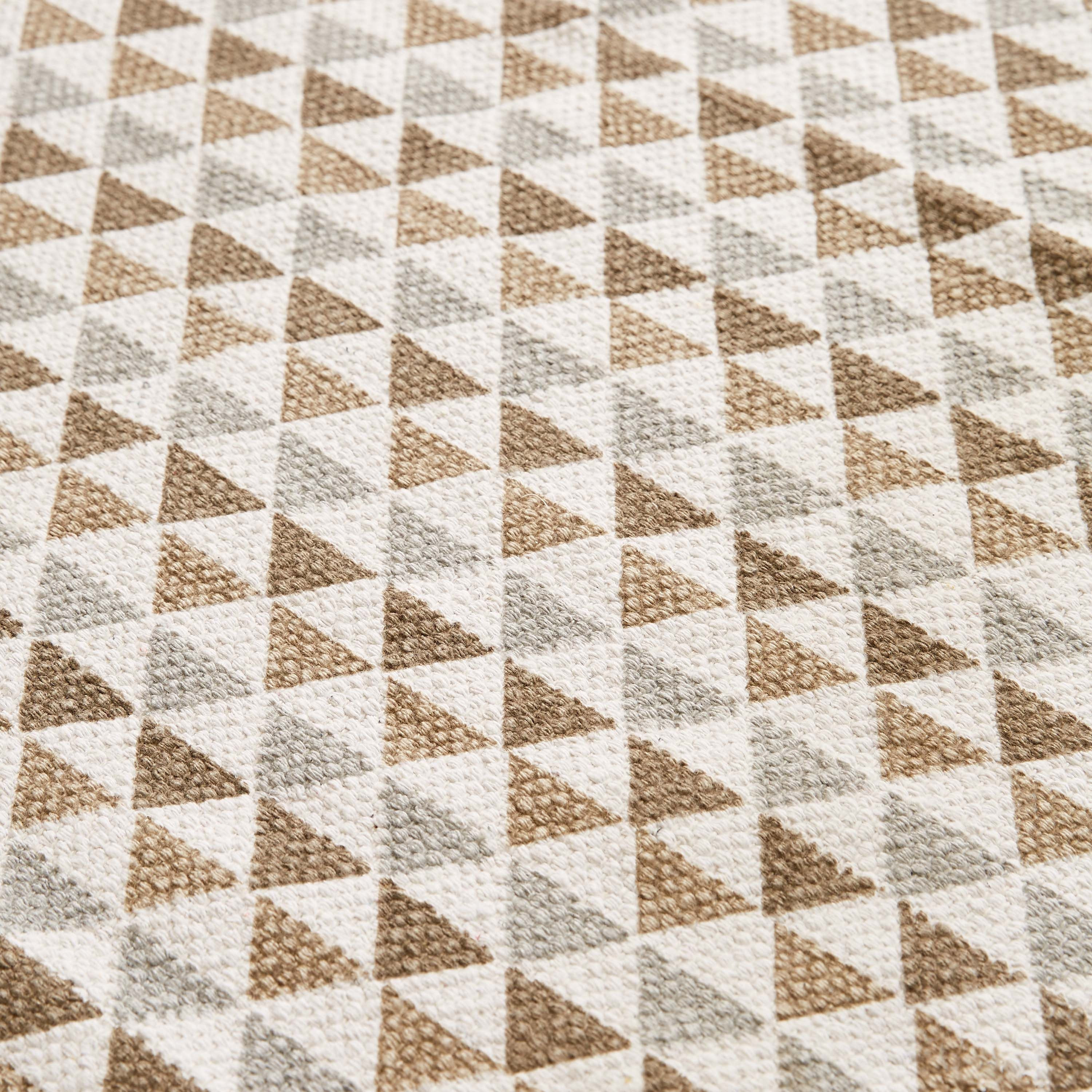 Oliver Triangles Cotton Dhurrie - 80x150 cm-hbxdecorandfurnishings-floorcoverings-rugs-image-3