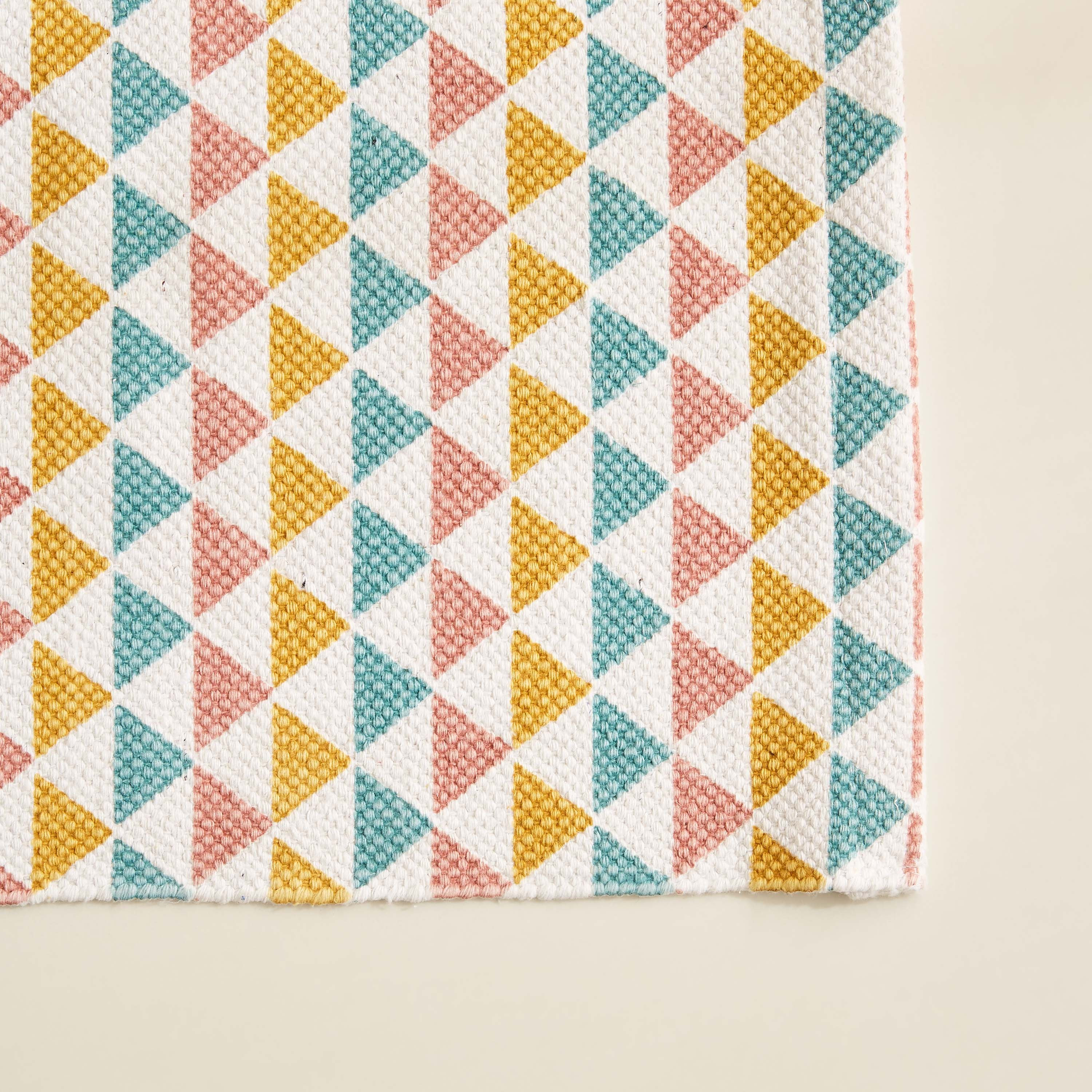 سجادة دوري قطن بتصميم مثلثات من أوليفير - 60 × 90 سم-hbxdecorandfurnishings-floorcoverings-rugs-image-2