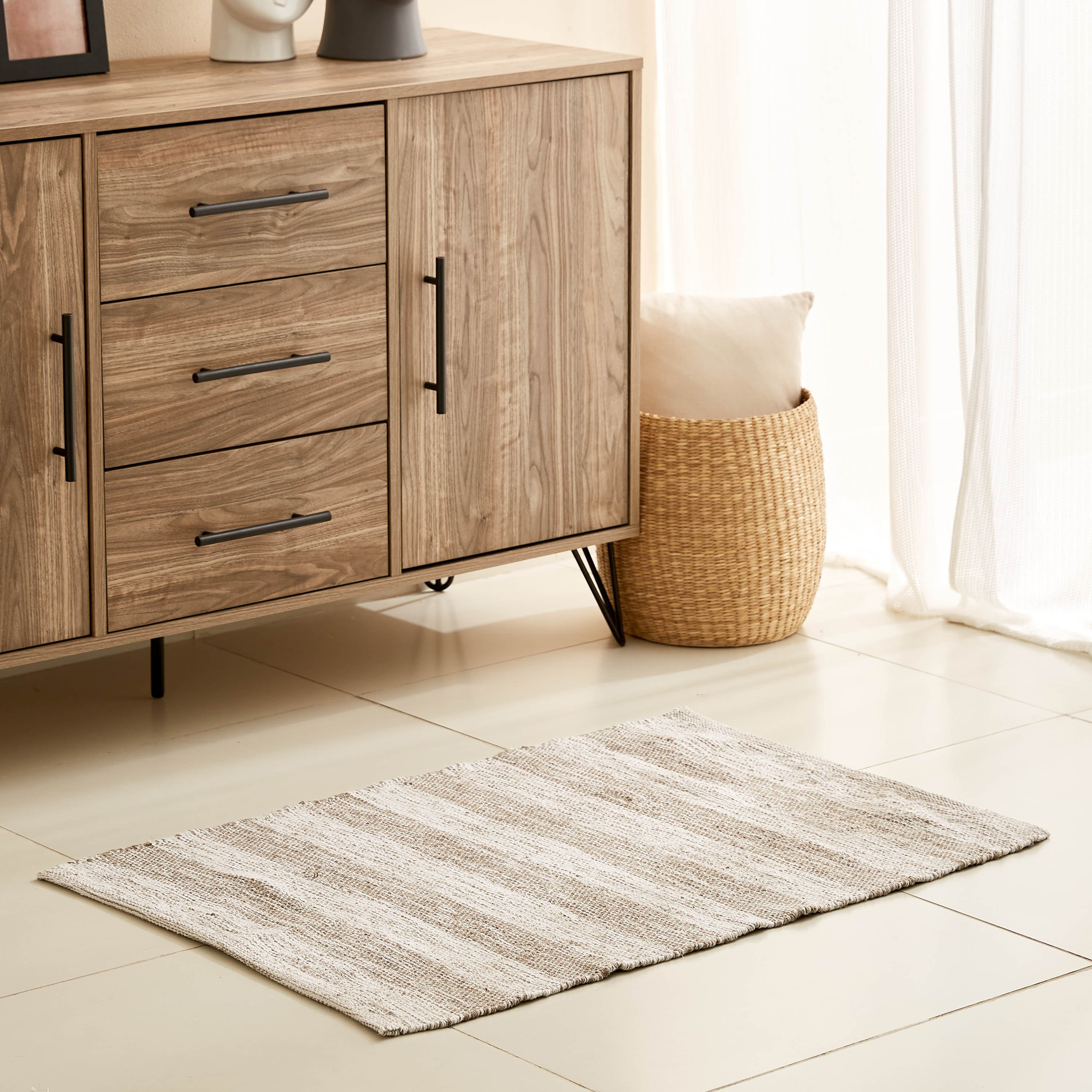 سجادة دوري قطن مخططة من ماديسون - 60x90  سم-hbxdecorandfurnishings-floorcoverings-rugs-image-1