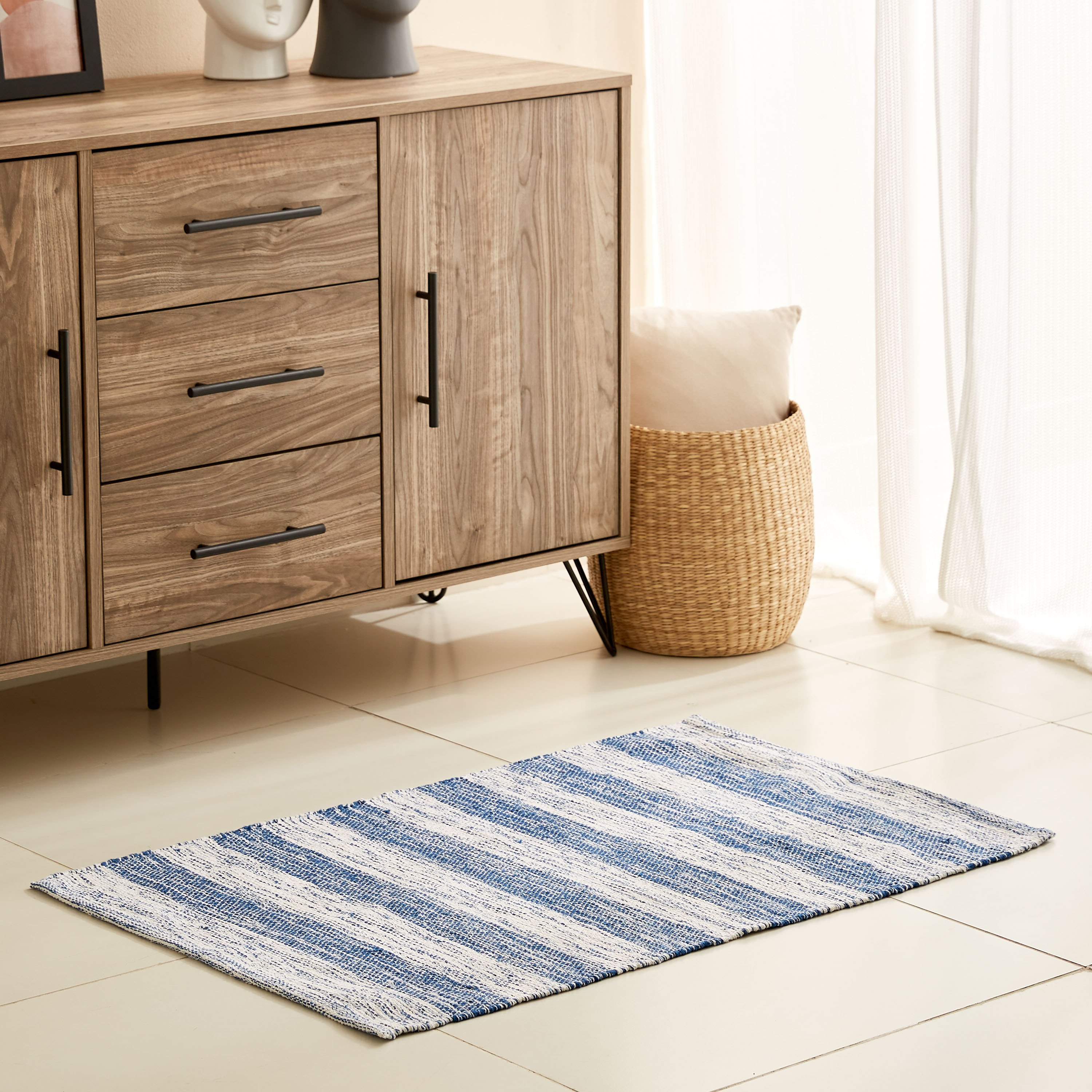 سجادة دوري قطن مقلّمة من ماديسون - 60x90  سم-hbxdecorandfurnishings-floorcoverings-rugs-image-1