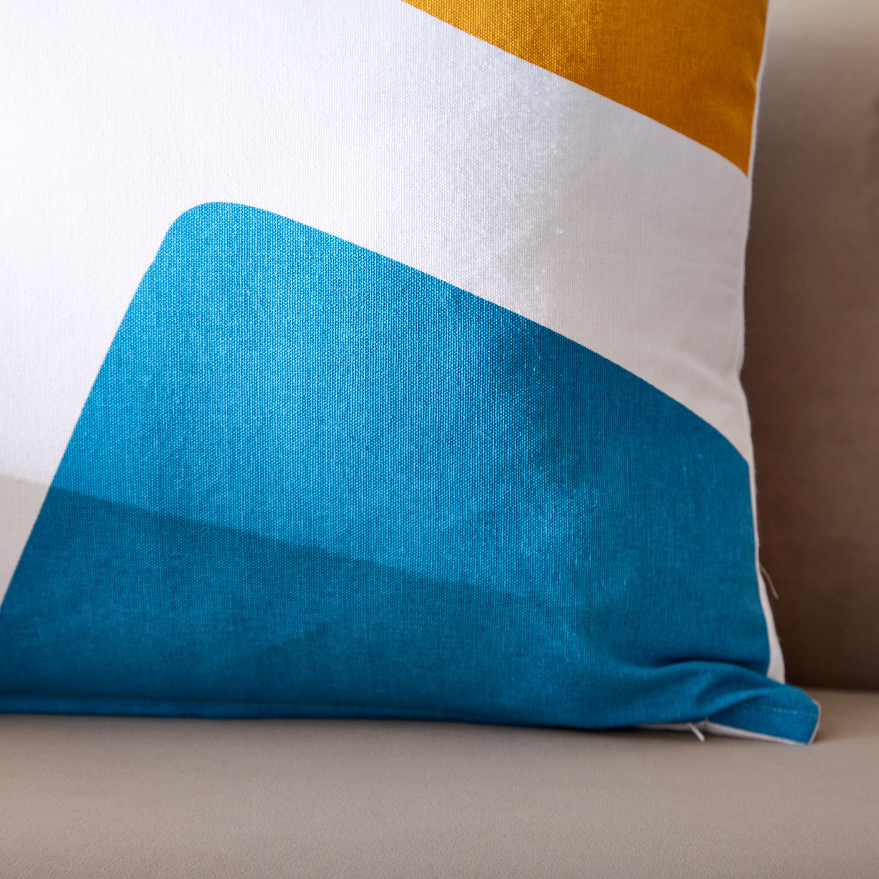 غطاء وسادة بطبعات قوالب ملونة من نوفا - 40x65 سم-hbxhomeware-cushionsandcovers-cushioncovers-image-2