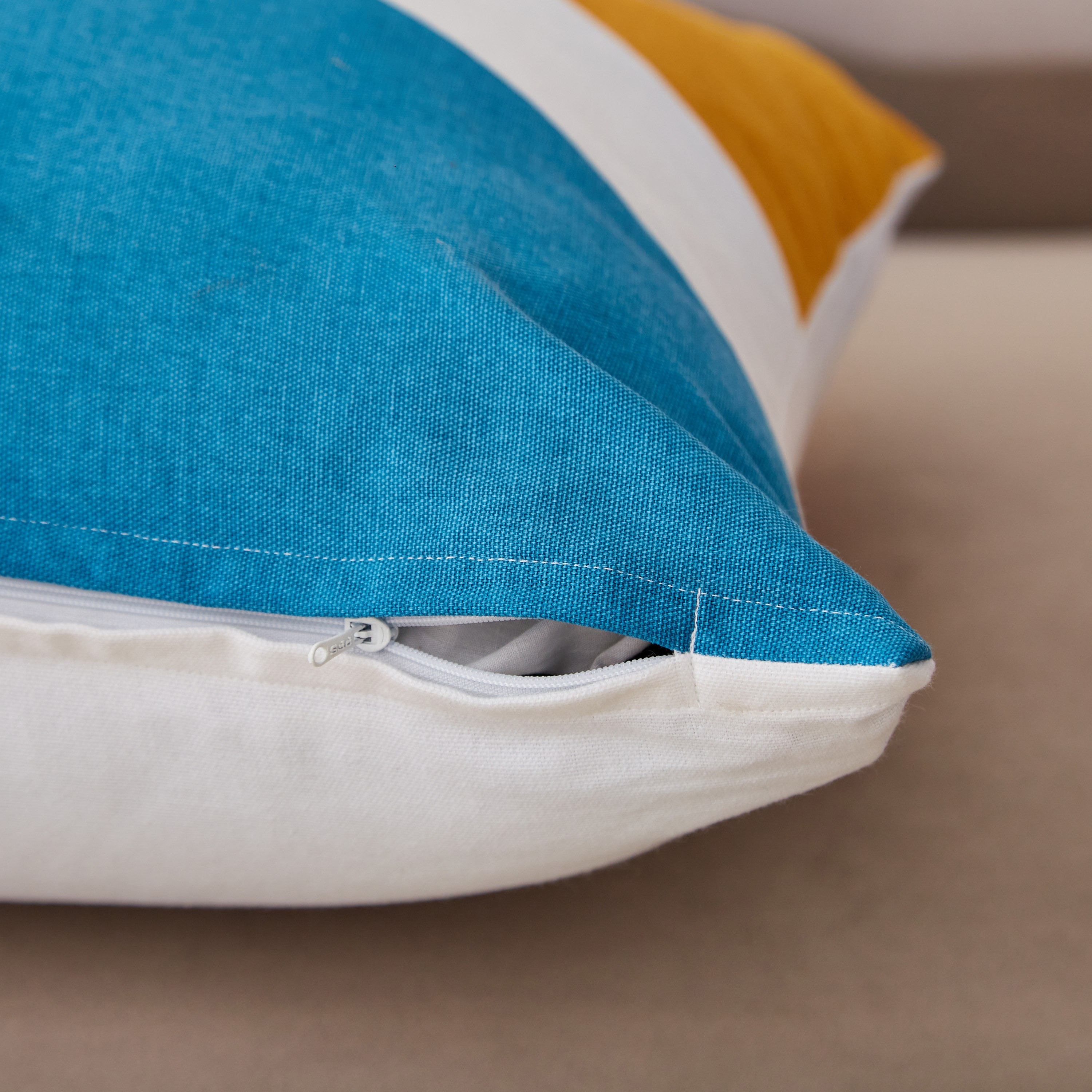 غطاء وسادة بطبعات قوالب ملونة من نوفا - 40x65 سم-hbxhomeware-cushionsandcovers-cushioncovers-image-3