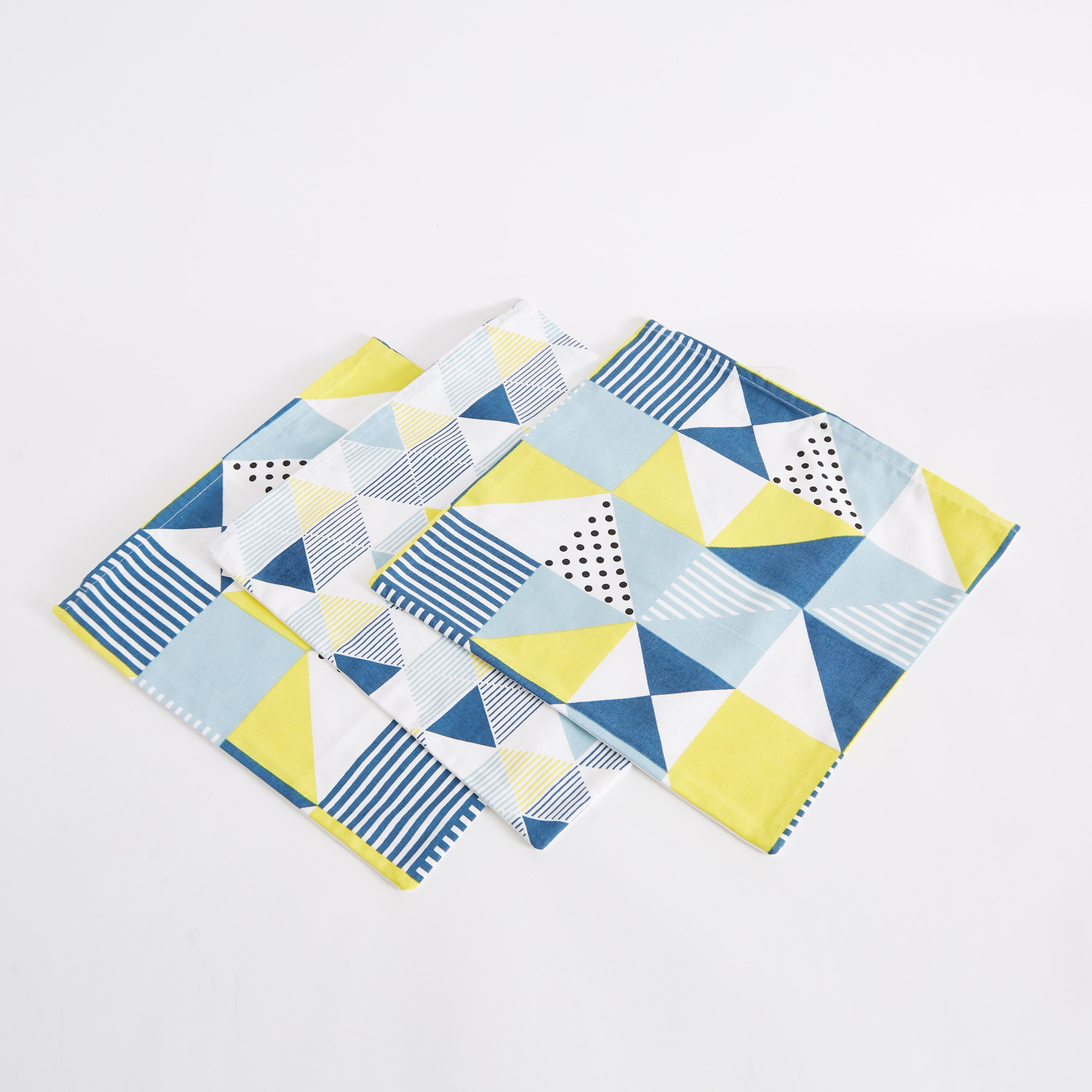 طقم أغطية وسائد بطبعات مثلثات 3 قطع من فريدا - 40x40 سم-hbxhomeware-cushionsandcovers-cushioncovers-image-5