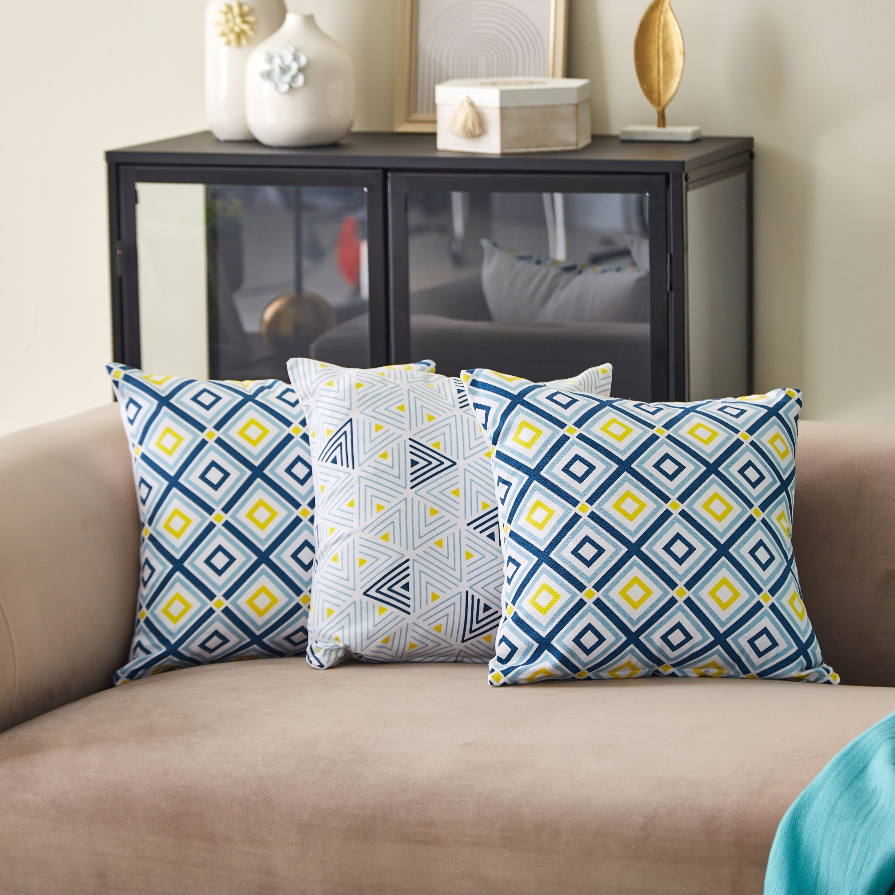 طقم أغطية وسائد بطبعات 3 قطع من فريدا فيرا - 40x40 سم-hbxhomeware-cushionsandcovers-cushioncovers-image-1