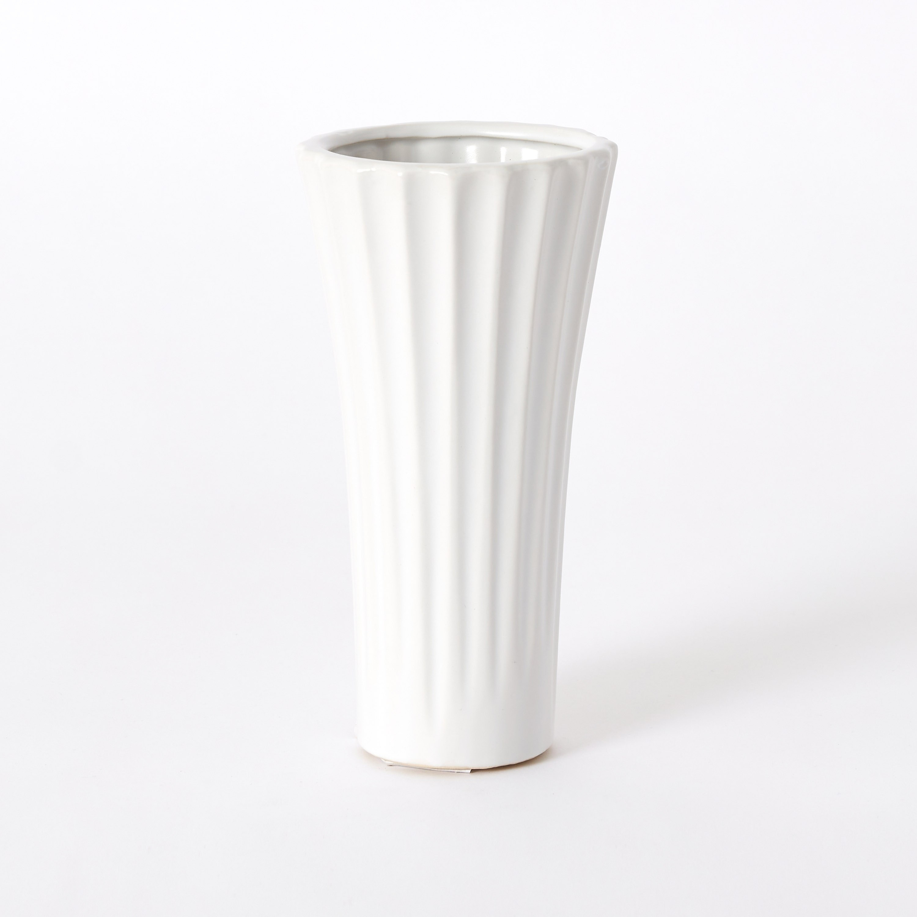 مزهرية سيراميك صغيرة مضلعة من سافير - 10.5x10.5x21 سم-hbxbedroom-decorandaccessories-vases-image-5