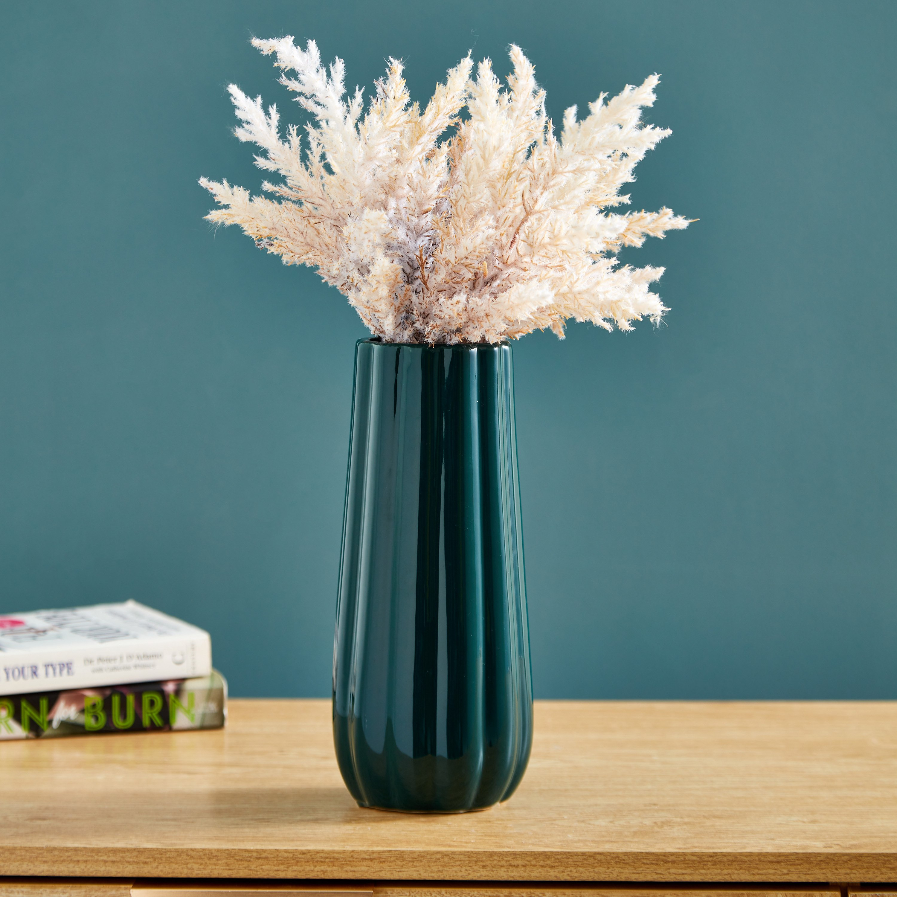 مزهرية سيراميك مضلّعة منحنية صغيرة من سافير - 11x11x24 سم-hbxbedroom-decorandaccessories-vases-image-1