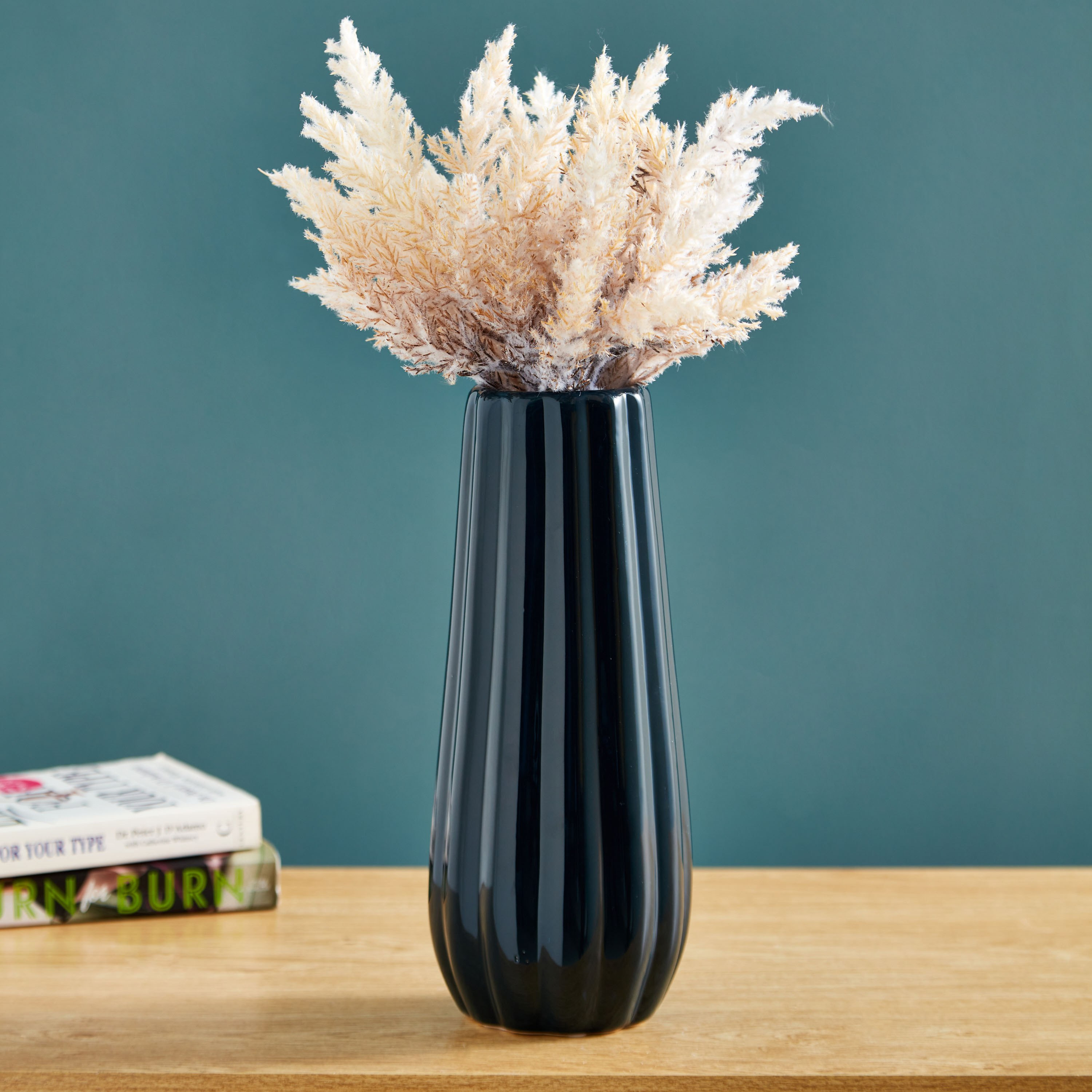 مزهرية سيراميك مضلّعة منحنية كبيرة من سافير - 12x12x29 سم-hbxbedroom-decorandaccessories-vases-image-1