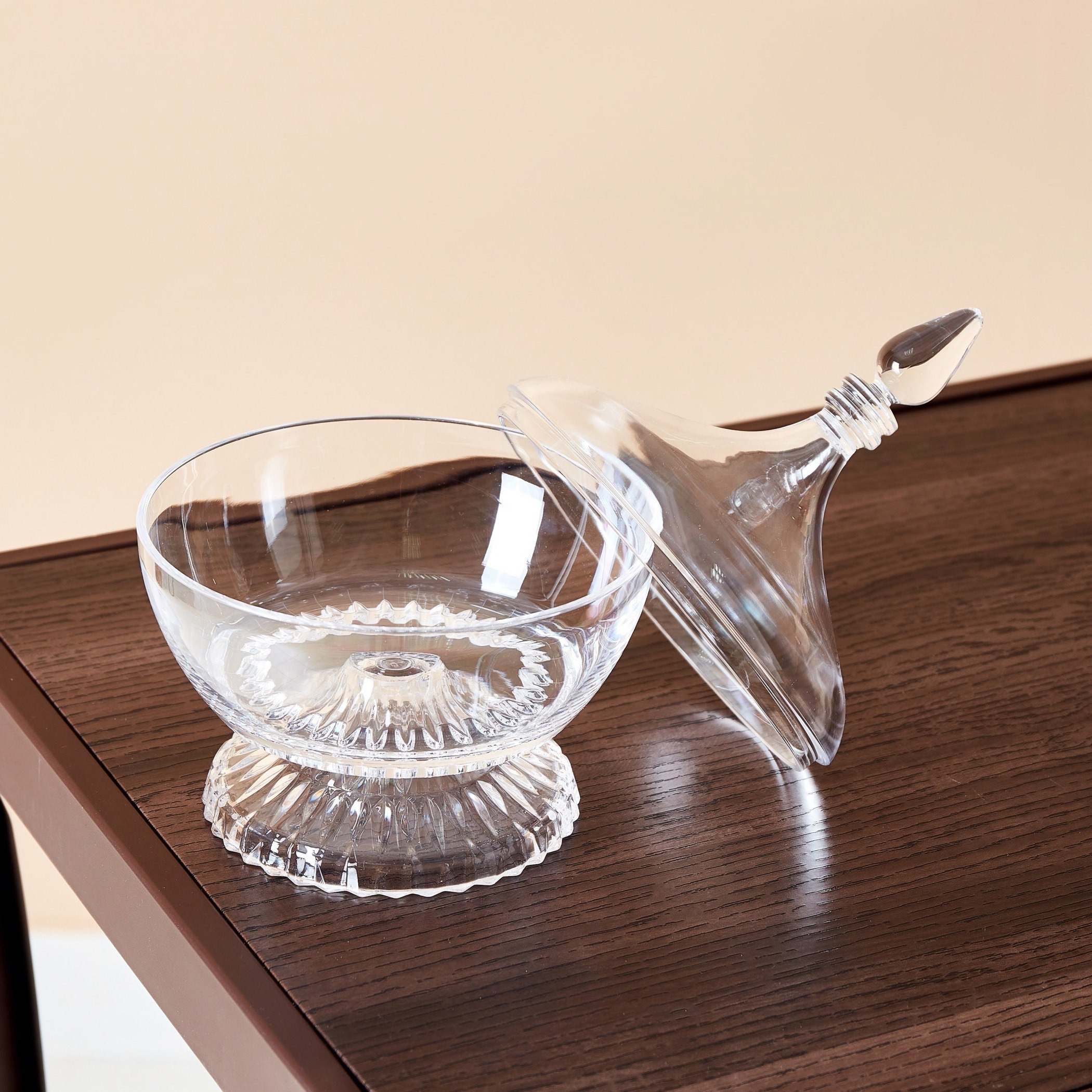 وعاء حلوى أكريليك بغطاء من تريندي - 14.5x14.5x21 سم-hbxdecorandfurnishings-tabletop-serveware-image-3