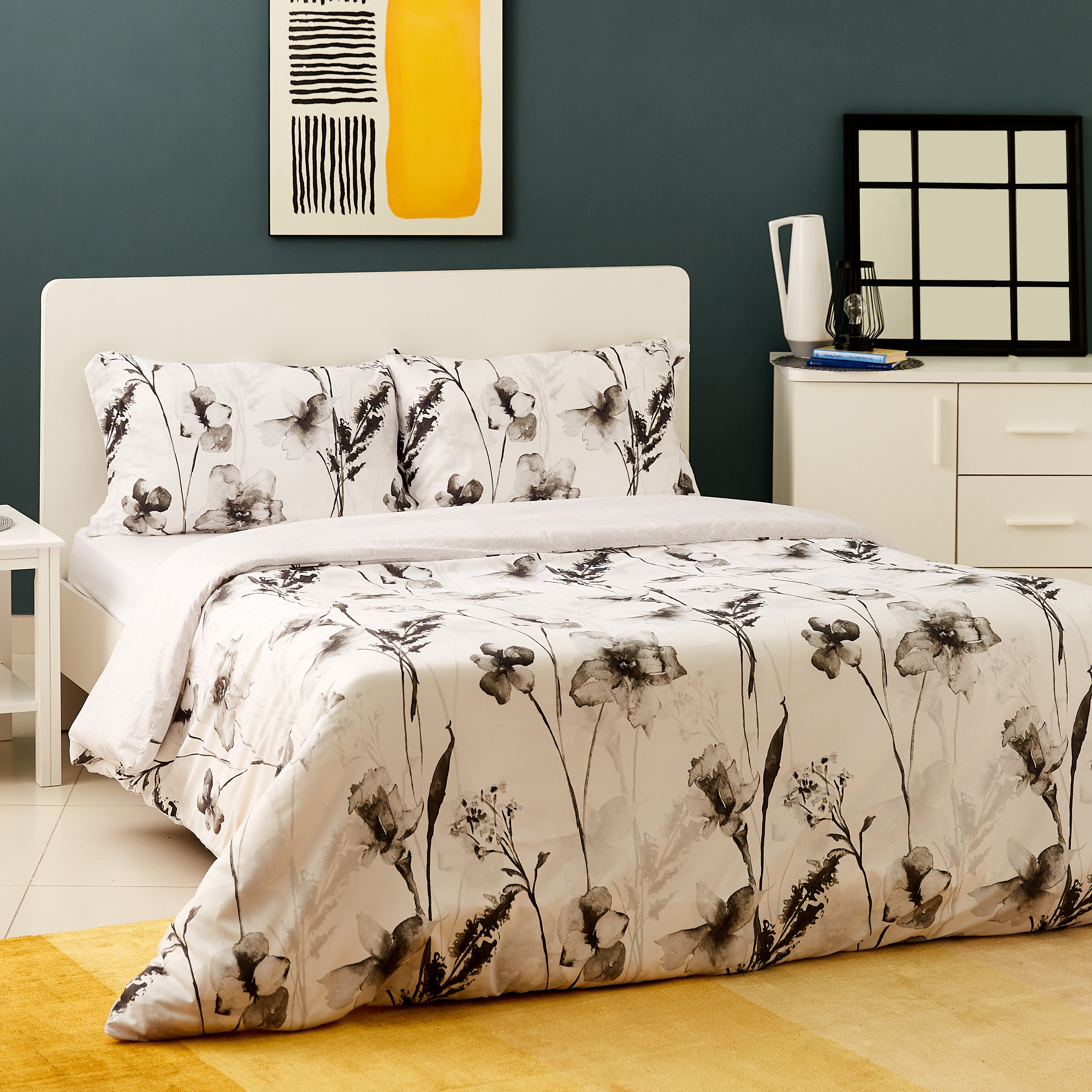 طقم غطاء لحاف كينج من الألياف الدقيقة 3 قطع من صوفيا - 220x220 سم-hbxhomeware-hbxdecorandfurnishings-image-1