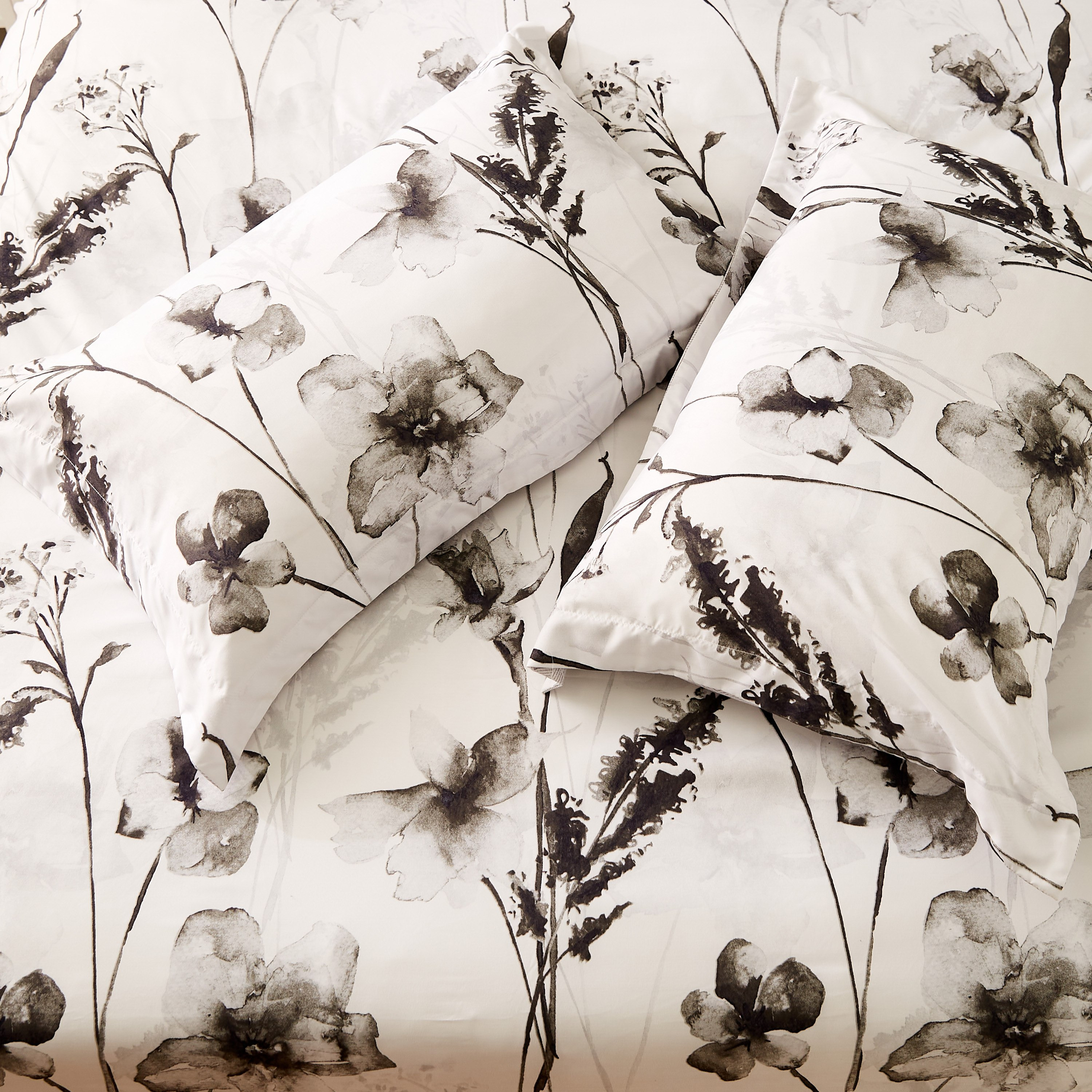 طقم غطاء لحاف كينج من الألياف الدقيقة 3 قطع من صوفيا - 220x220 سم-hbxhomeware-hbxdecorandfurnishings-image-5