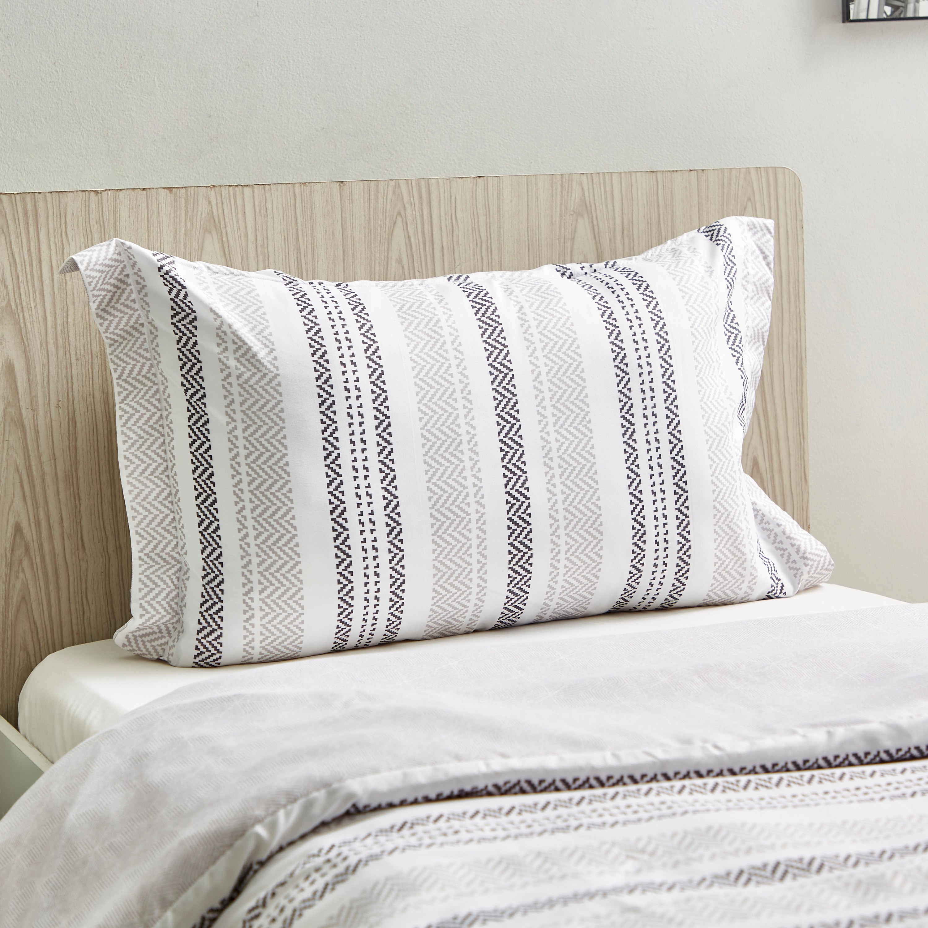 Cyler 2-Piece Microfibre Single Duvet Cover Set - 135x220 cm-hbxhomeware-hbxdecorandfurnishings-image-3