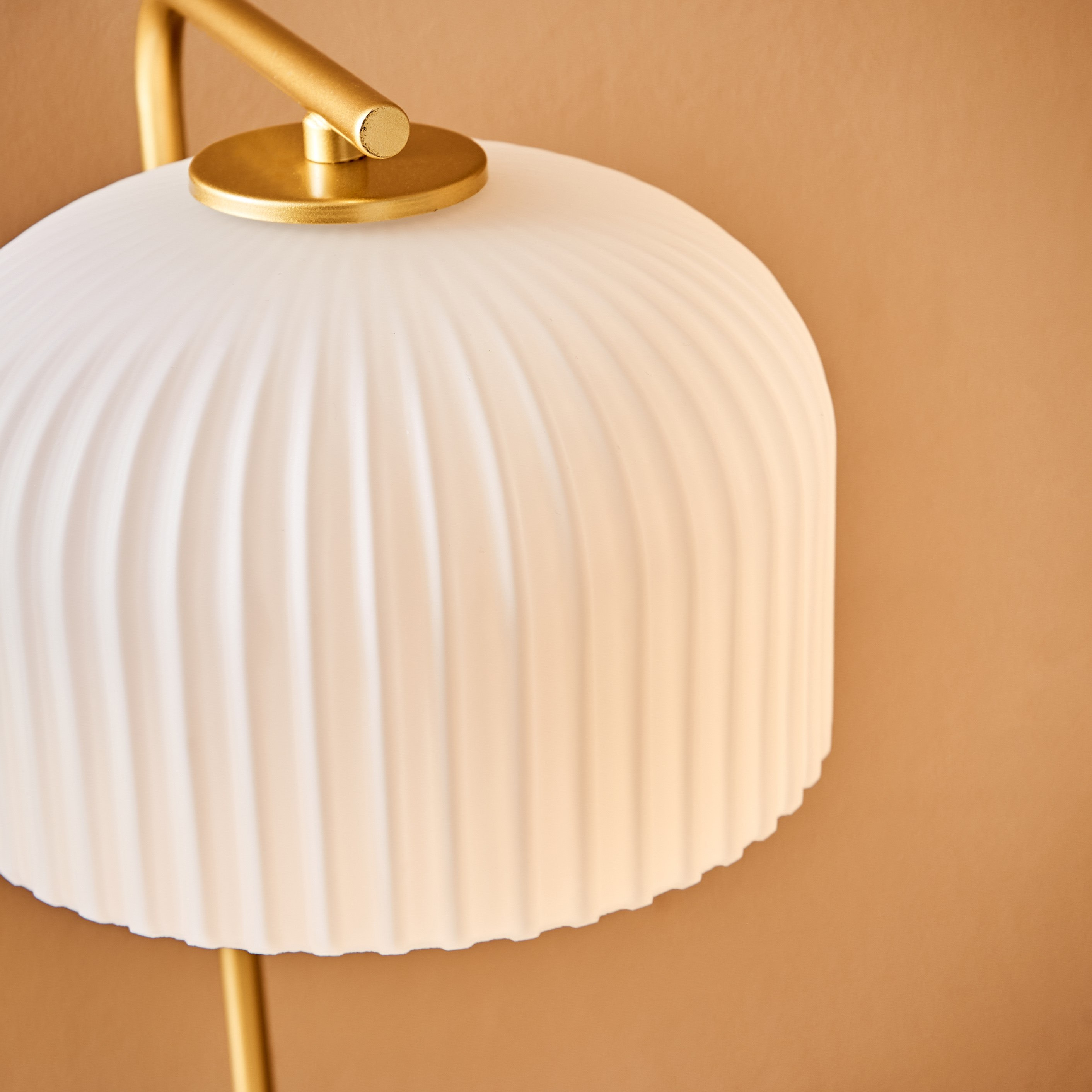 مصباح مكتب بقاعدة رخامية وإضاءة معدنية من إلما - 52x20 سم-hbxlivingroom-lighting-tablelamps-image-4