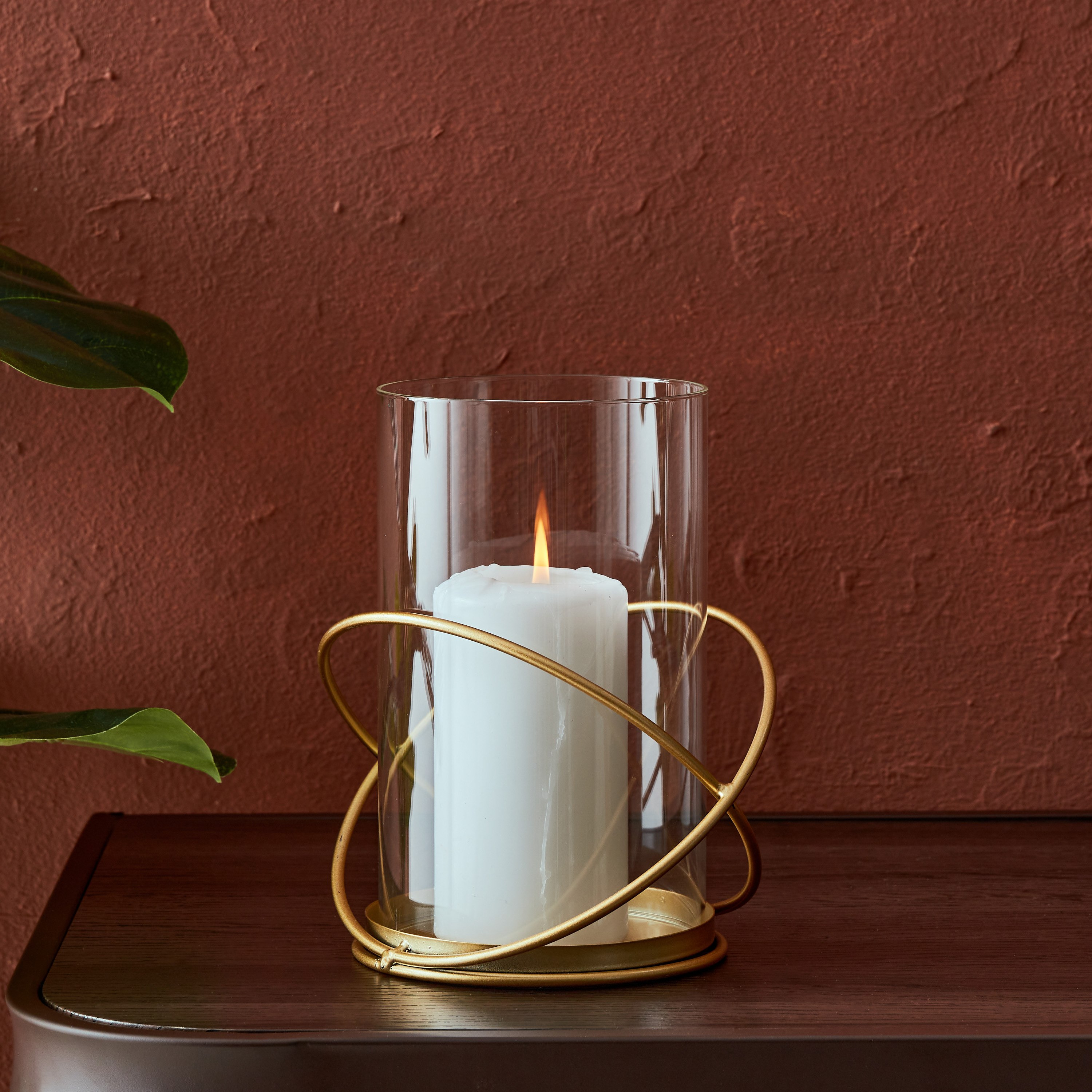 حامل شموع معدن وزجاج بتصميم متقاطع من نورا- 14×11×19 سم-hbxlivingroom-decorandaccessories-candleholders-image-1