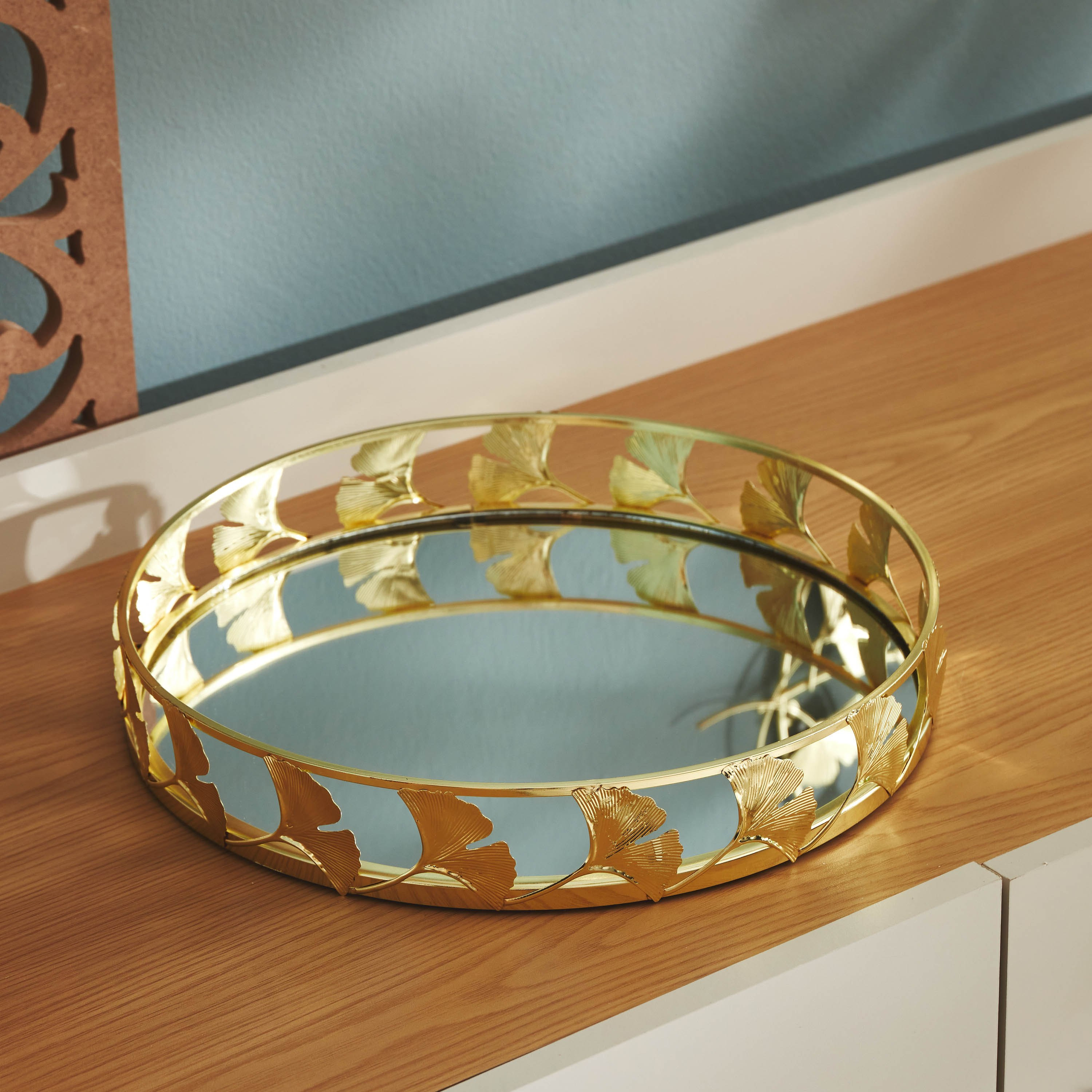 صينية معدن بتصميم أوراق جينكو من نورا - 6x30 سم-hbxhomeware-hbxdecorandfurnishings-image-1