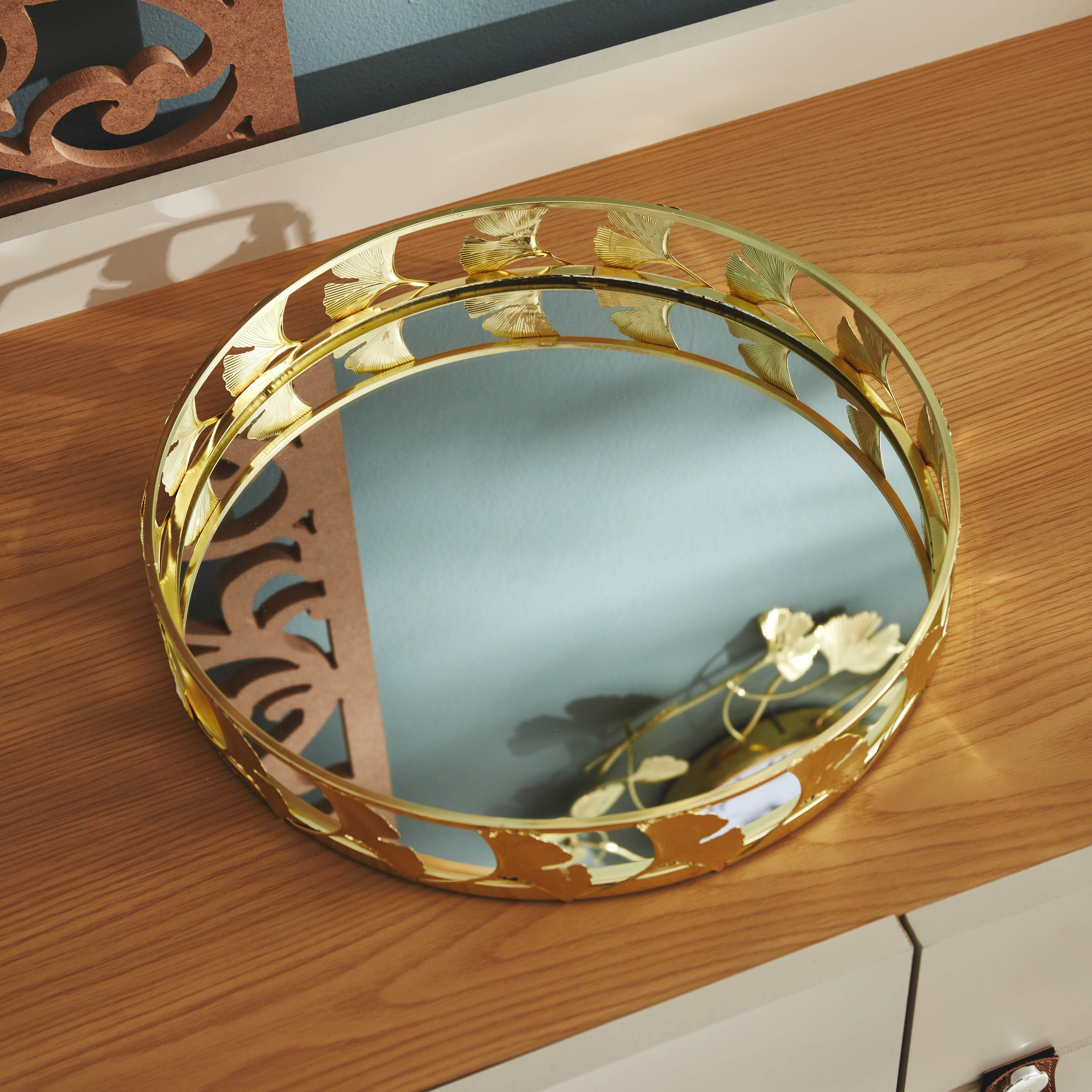صينية معدن بتصميم أوراق جينكو من نورا - 6x30 سم-hbxhomeware-hbxdecorandfurnishings-image-3