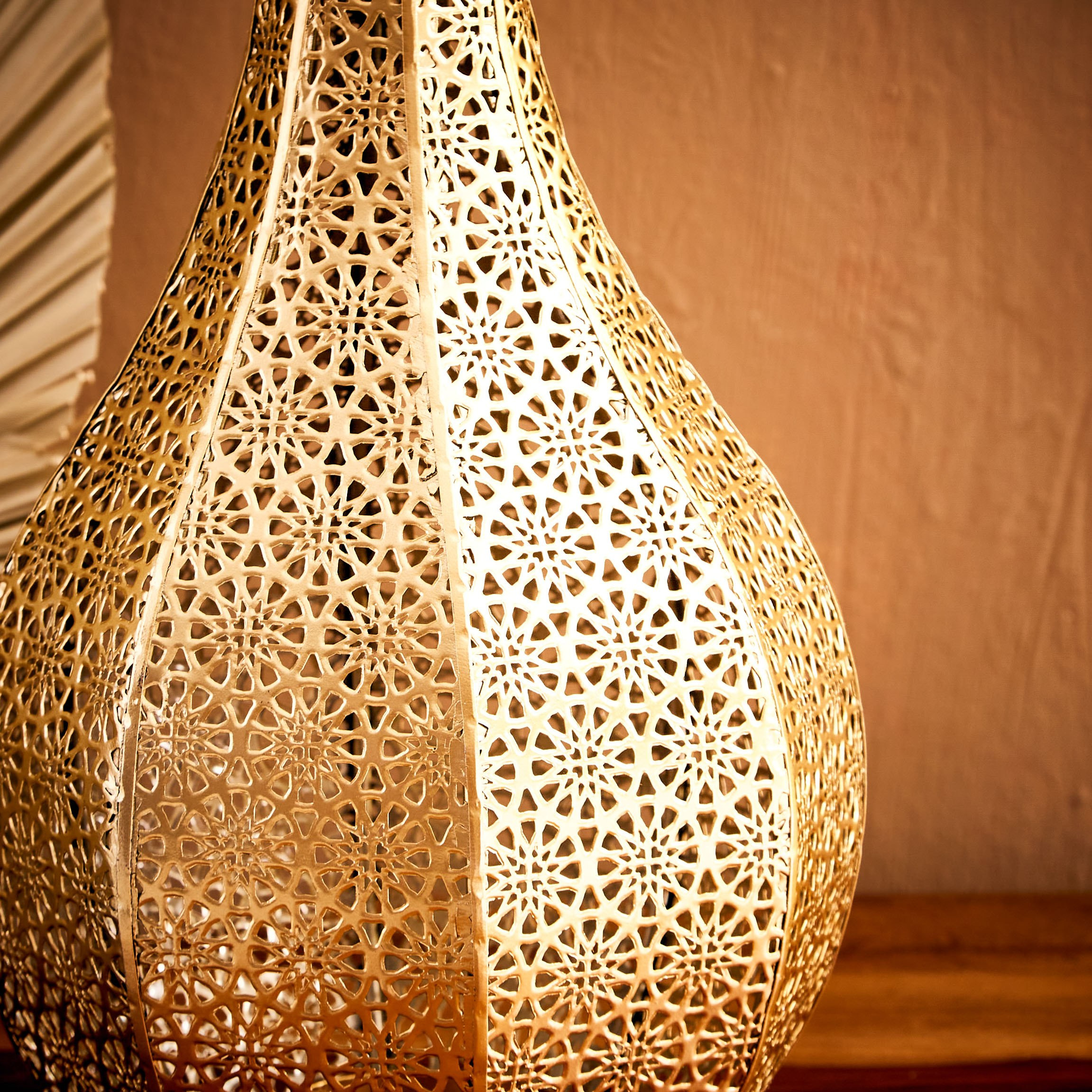 فانوس معدن بتصاميم مفرغة من نورا - 22x22x38 سم-PROMO_HB_AE_B1G1_250925-image-4