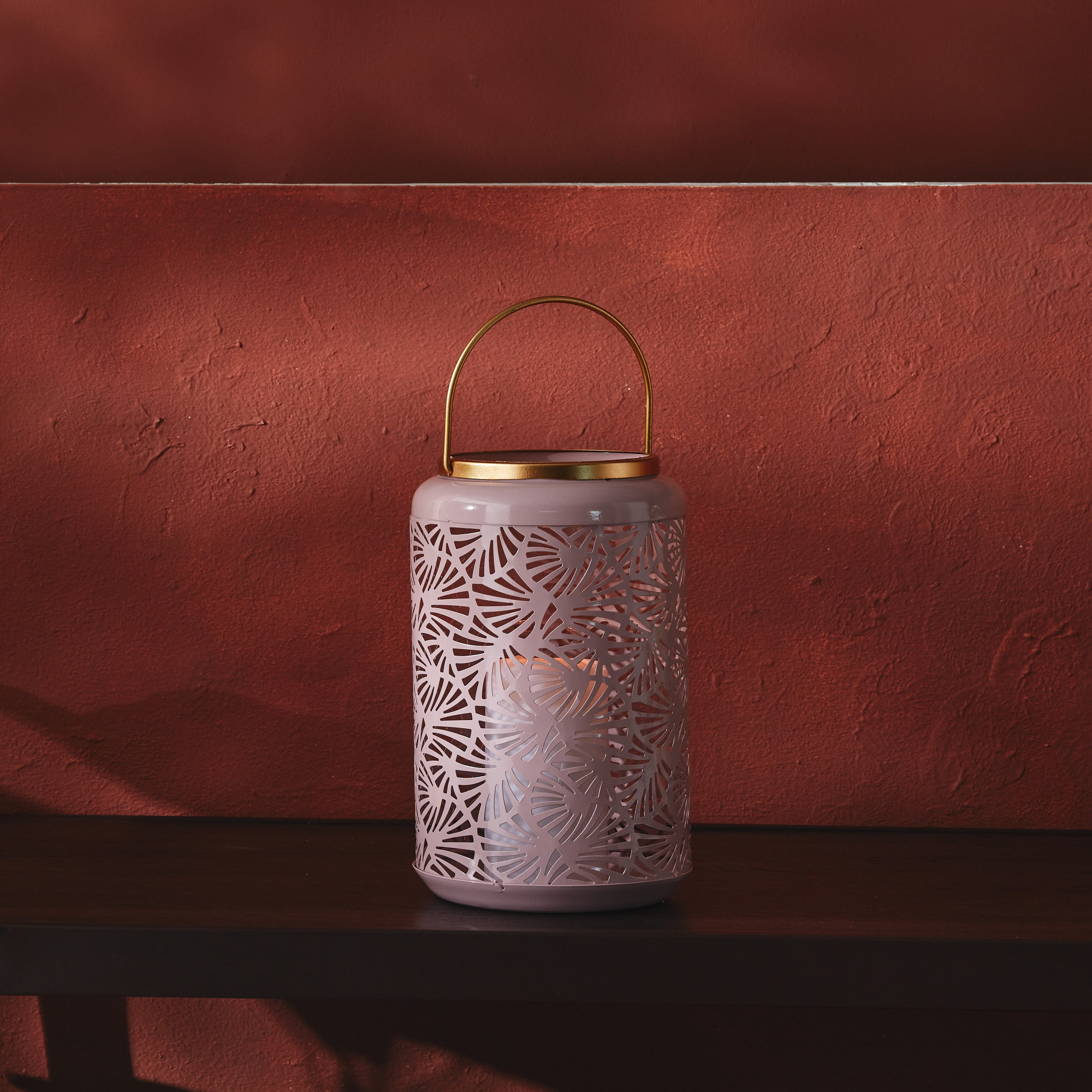 فانوس بتصاميم مفرغة جنكو من نورا - 13×26 سم-hbxdecorandfurnishings-homeaccessories-lanterns-image-2