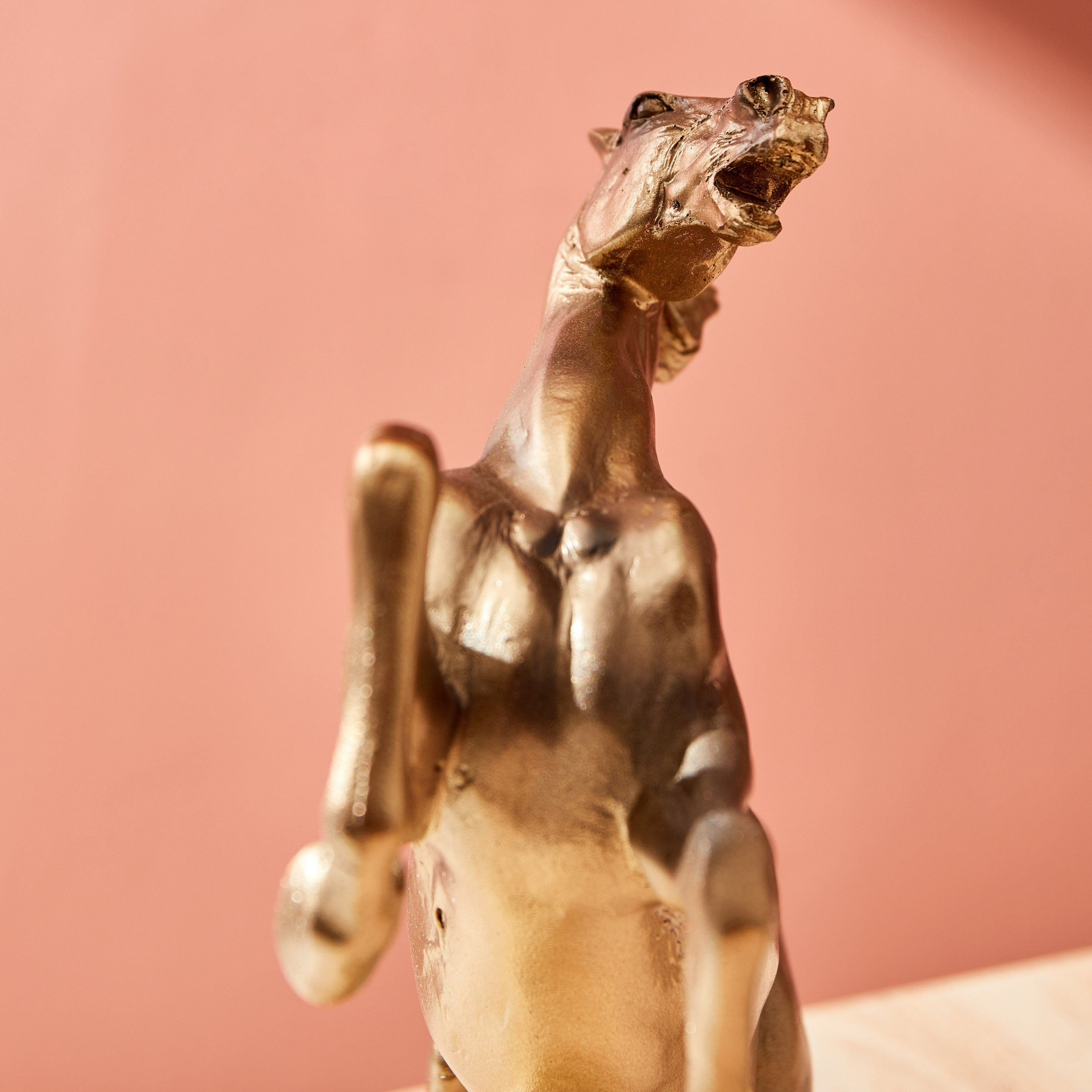 تمثال حصان من نايلا - 22x10x27 سم-hbxhomeware-homedecor-figurinesandornaments-image-4