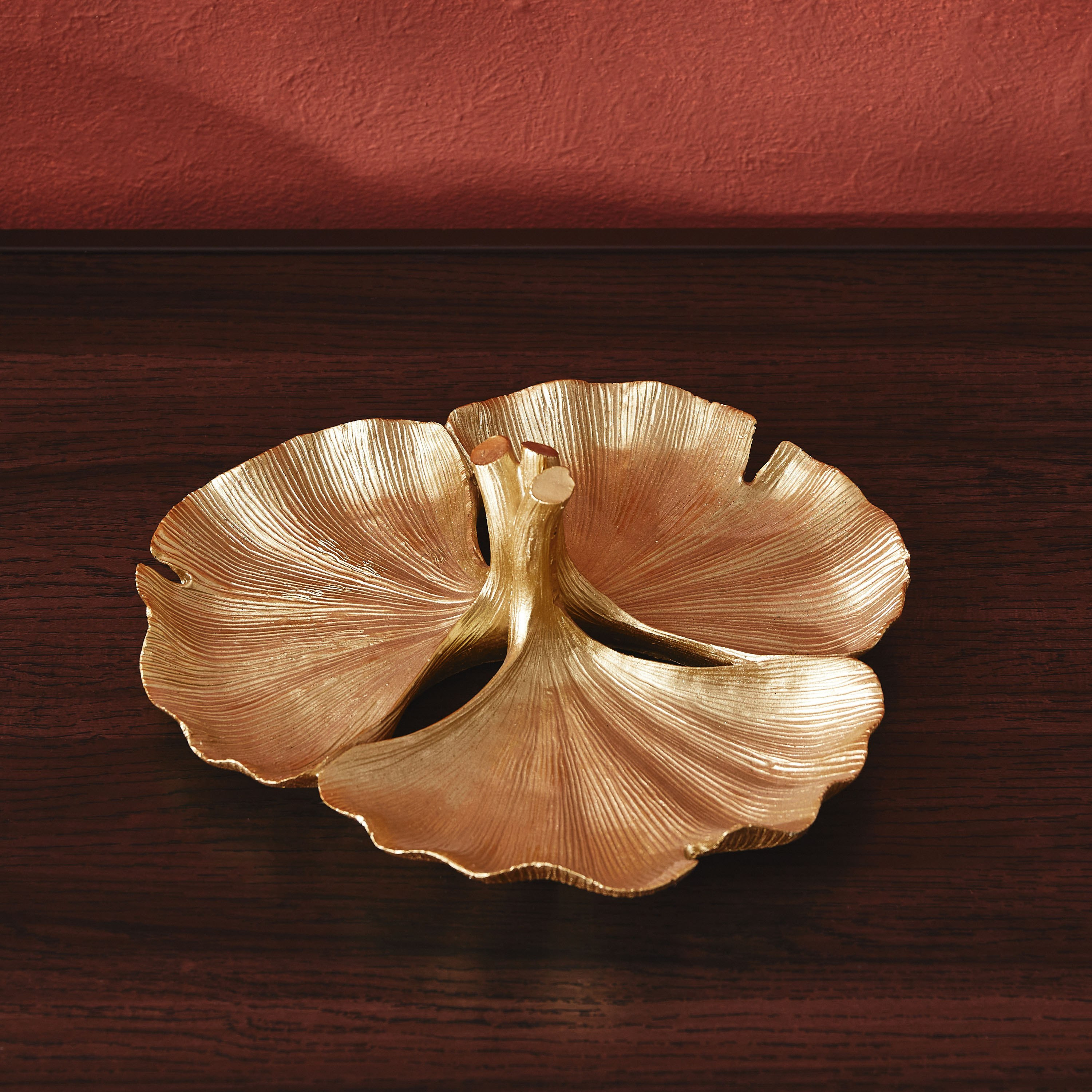صحن جينكة مزين بـ3 أقسام من نايلا - 24x24x9 سم-hbxhomeware-hbxdecorandfurnishings-image-1