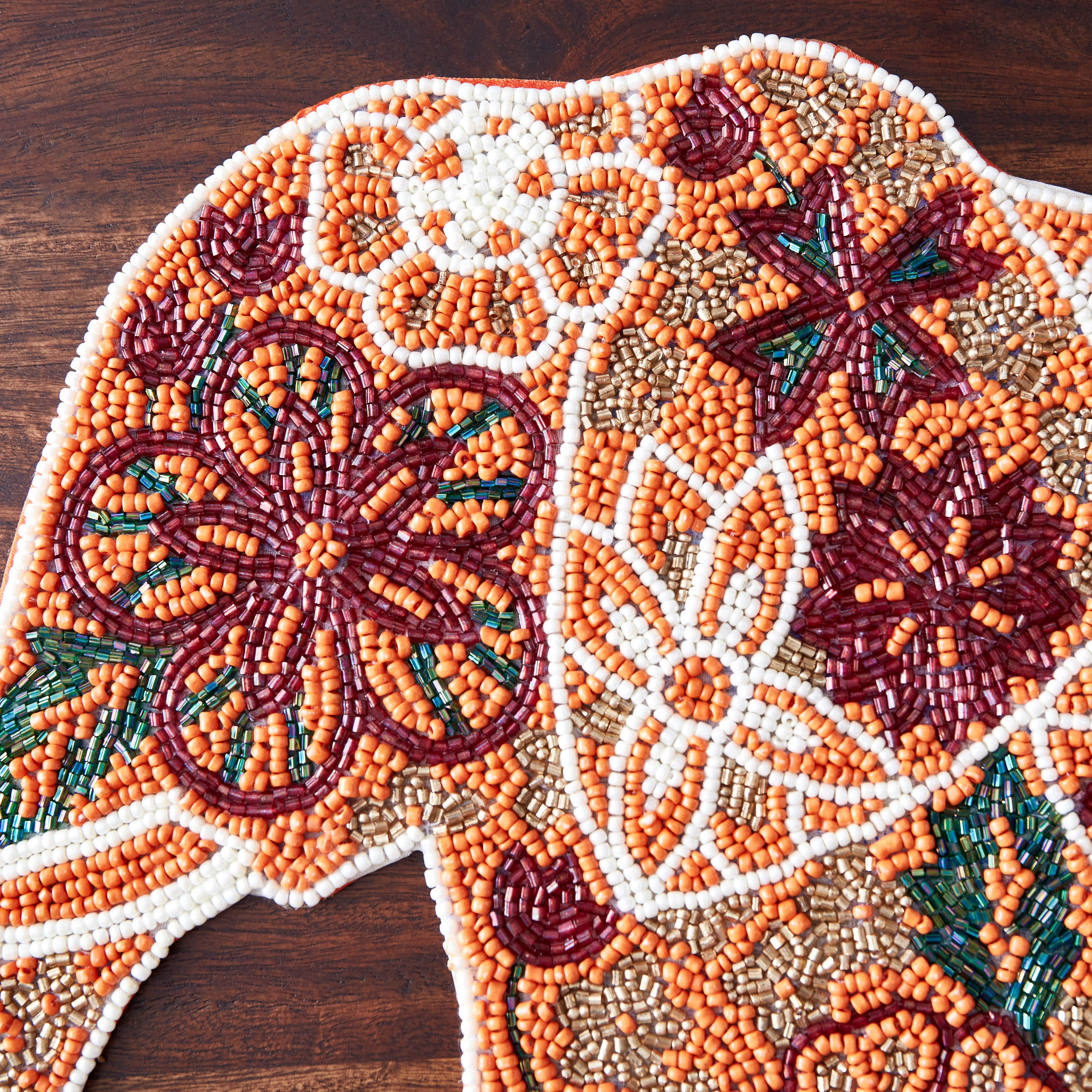 لبادة صحون مزينة بالخرز - 35x35 سم-hbxdecorandfurnishings-homefurnishings-tablelinens-image-3