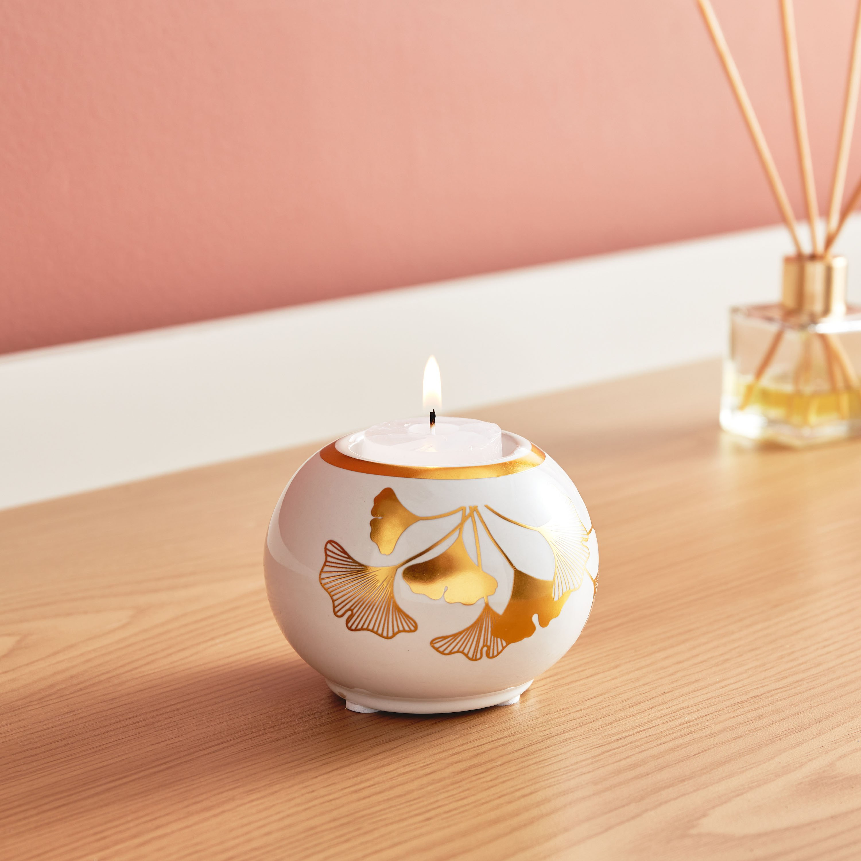 Heba Round Candleholder with Ginkgo Design - 10x10x7 cm-hbxlivingroom-decorandaccessories-candleholders-image-1