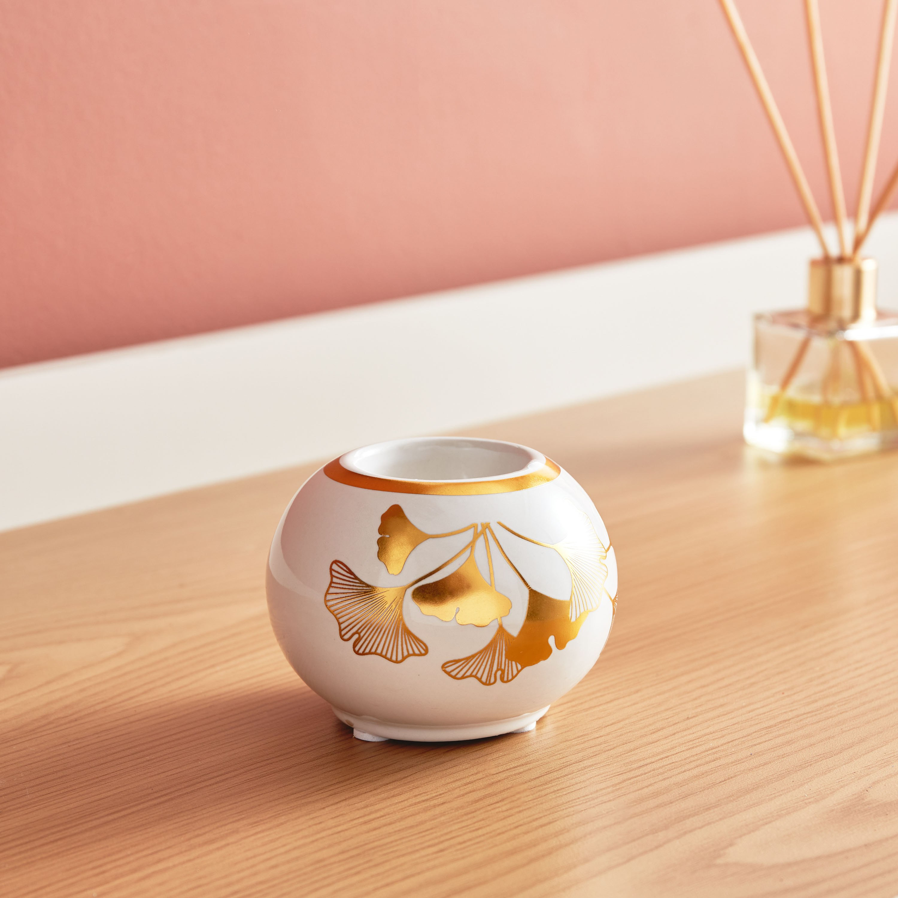 Heba Round Candleholder with Ginkgo Design - 10x10x7 cm-hbxlivingroom-decorandaccessories-candleholders-image-2
