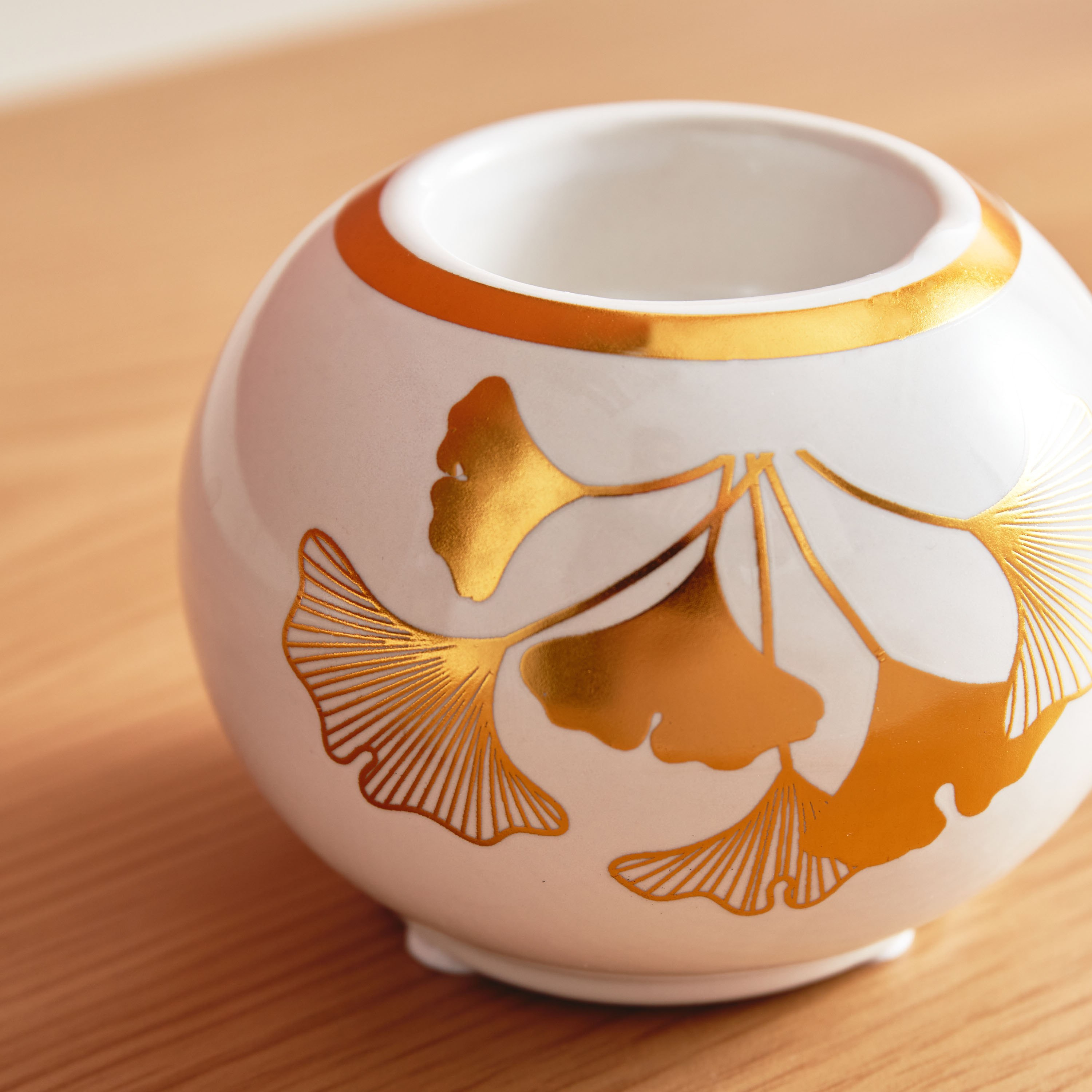 Heba Round Candleholder with Ginkgo Design - 10x10x7 cm-hbxlivingroom-decorandaccessories-candleholders-image-4