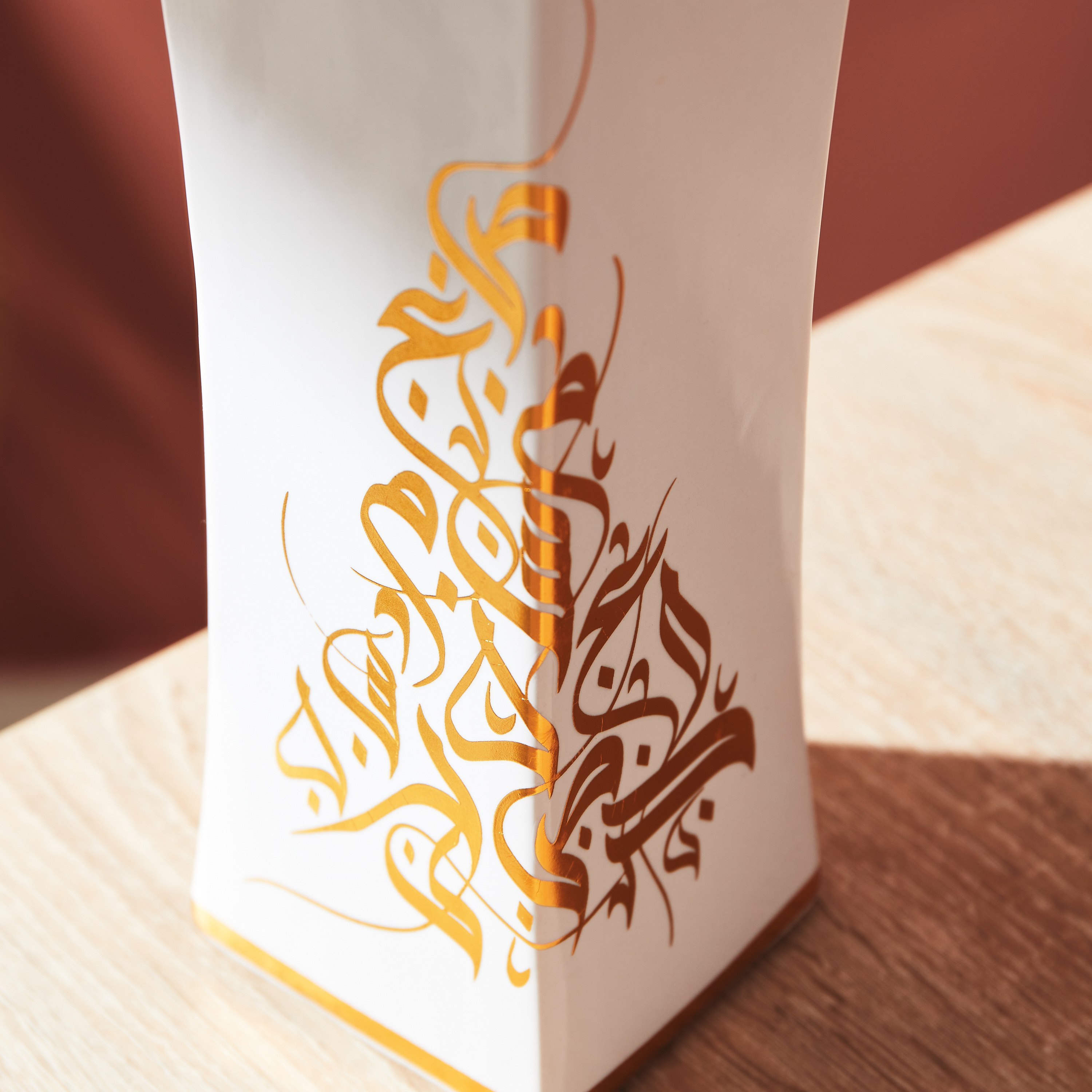 مزهرية سيراميك بتصميم خط عربي - 8x8x24 سم-hbxbedroom-decorandaccessories-vases-image-4