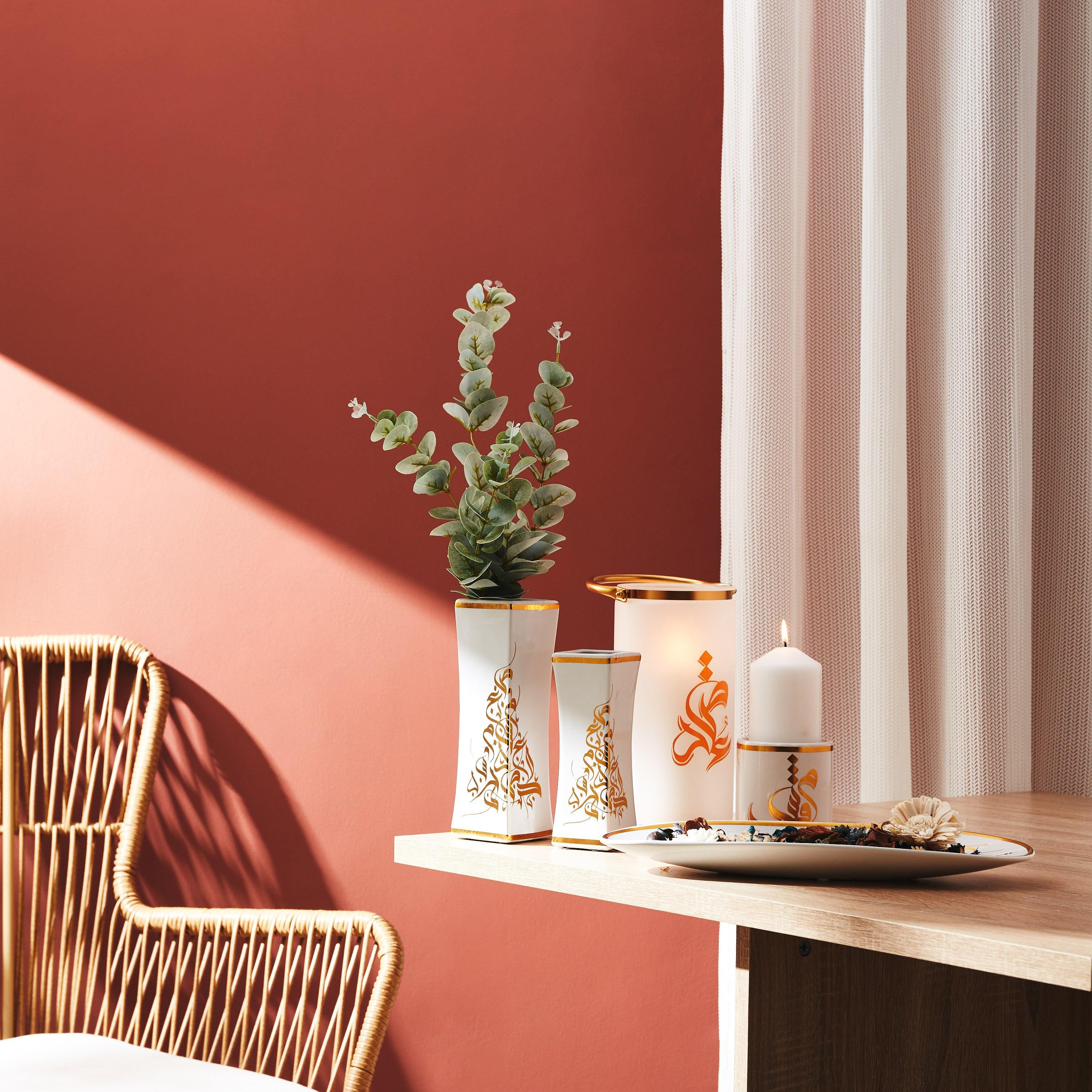 حامل شموع سيراميك بتصميم خط عربي - 9x9x10 سم-hbxlivingroom-decorandaccessories-candleholders-image-6